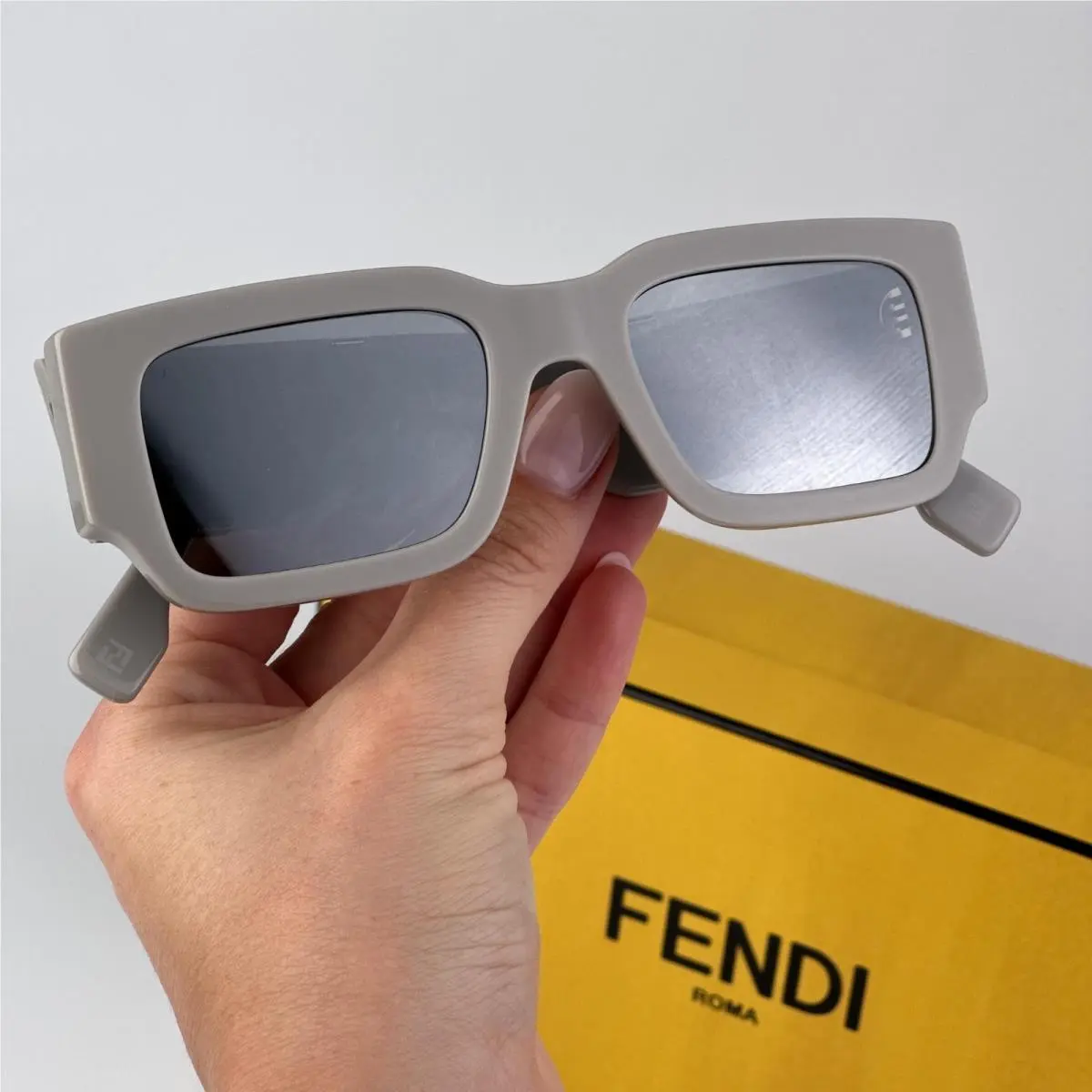 Fendi Women Sunglasses Grey Mirror Rectangle FE40131I Diagonal 20C