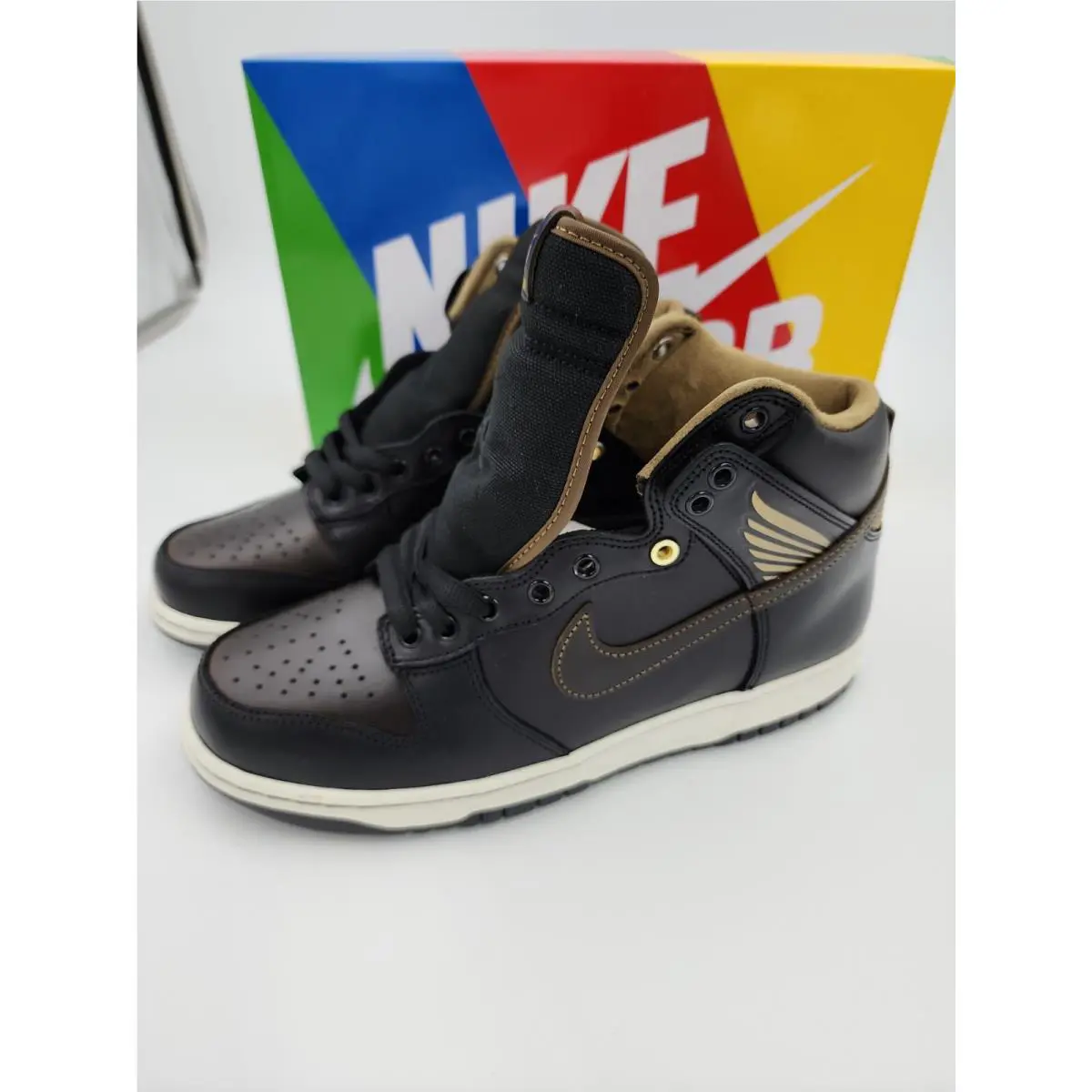 Nike shoes - FJ0445001 - FJ0445-001 - Black/Metallic Gold 5