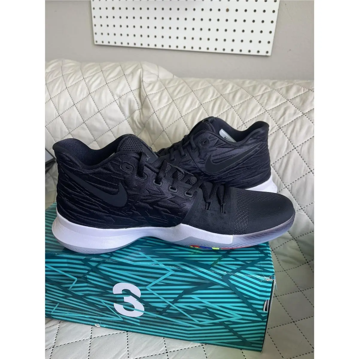 Nike shoes - Nike Kyrie 3 - Kyrie - 852395-009 - Black 3