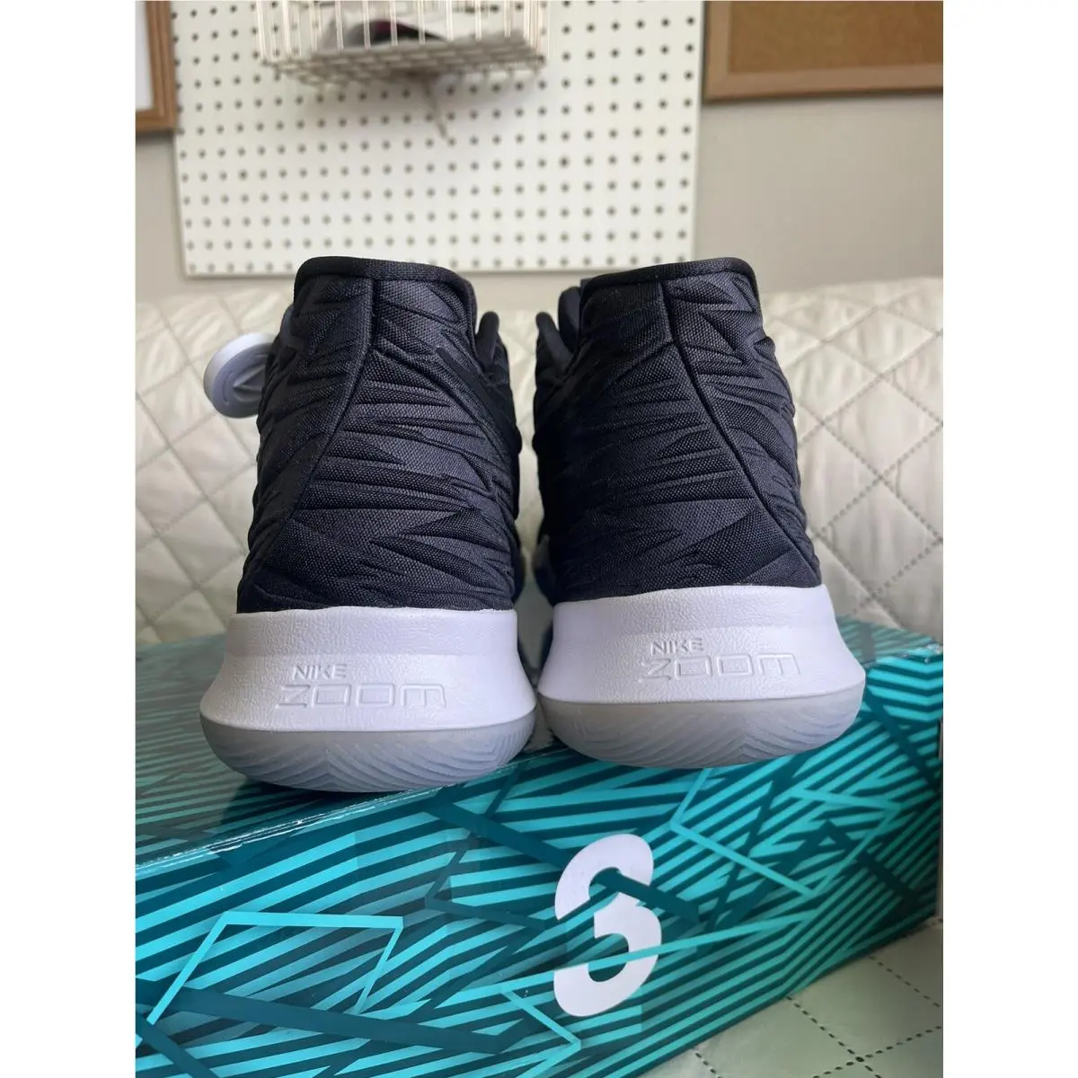 Nike shoes - Nike Kyrie 3 - Kyrie - 852395-009 - Black 4