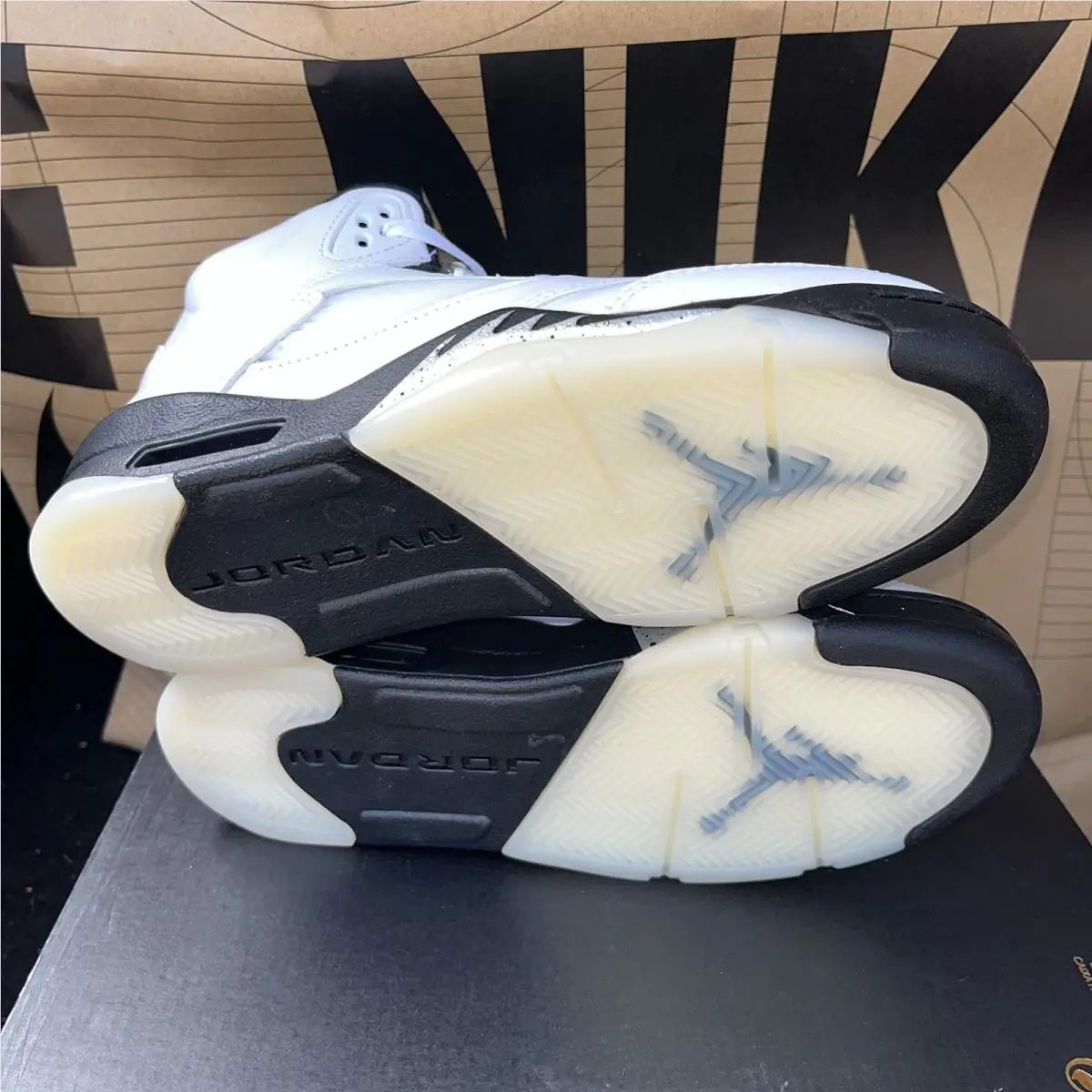Nike shoes - Air Jordan 5 - Air - 440888-110 - White 3