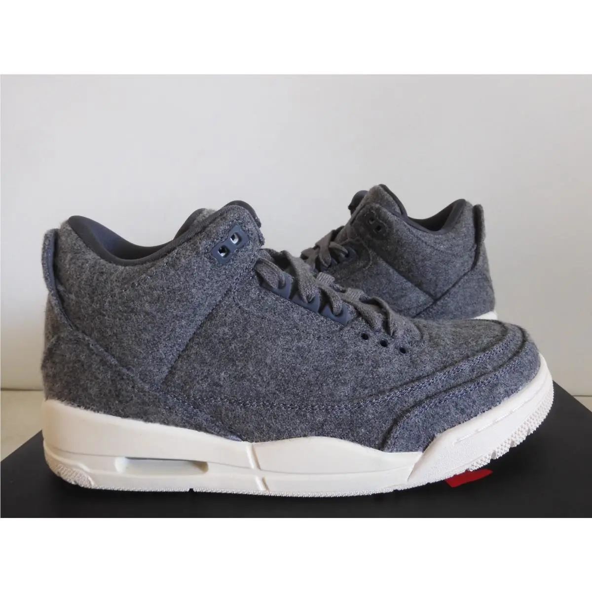 Nike shoes - Air Jordan 3 - Air - 854263-004 - Gray (UPC: 676556808843) 0