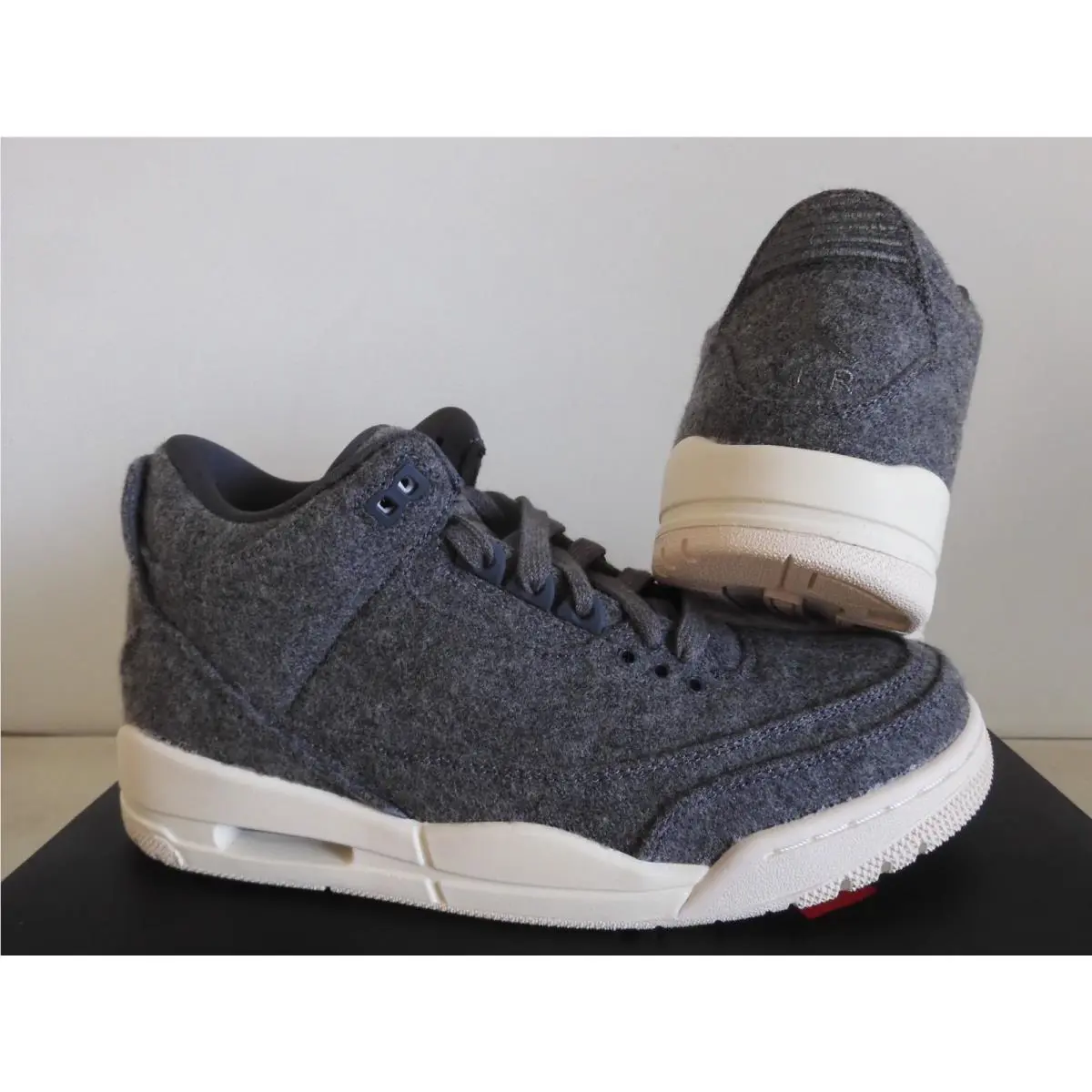 Nike shoes - Air Jordan 3 - Air - 854263-004 - Gray (UPC: 676556808843) 1