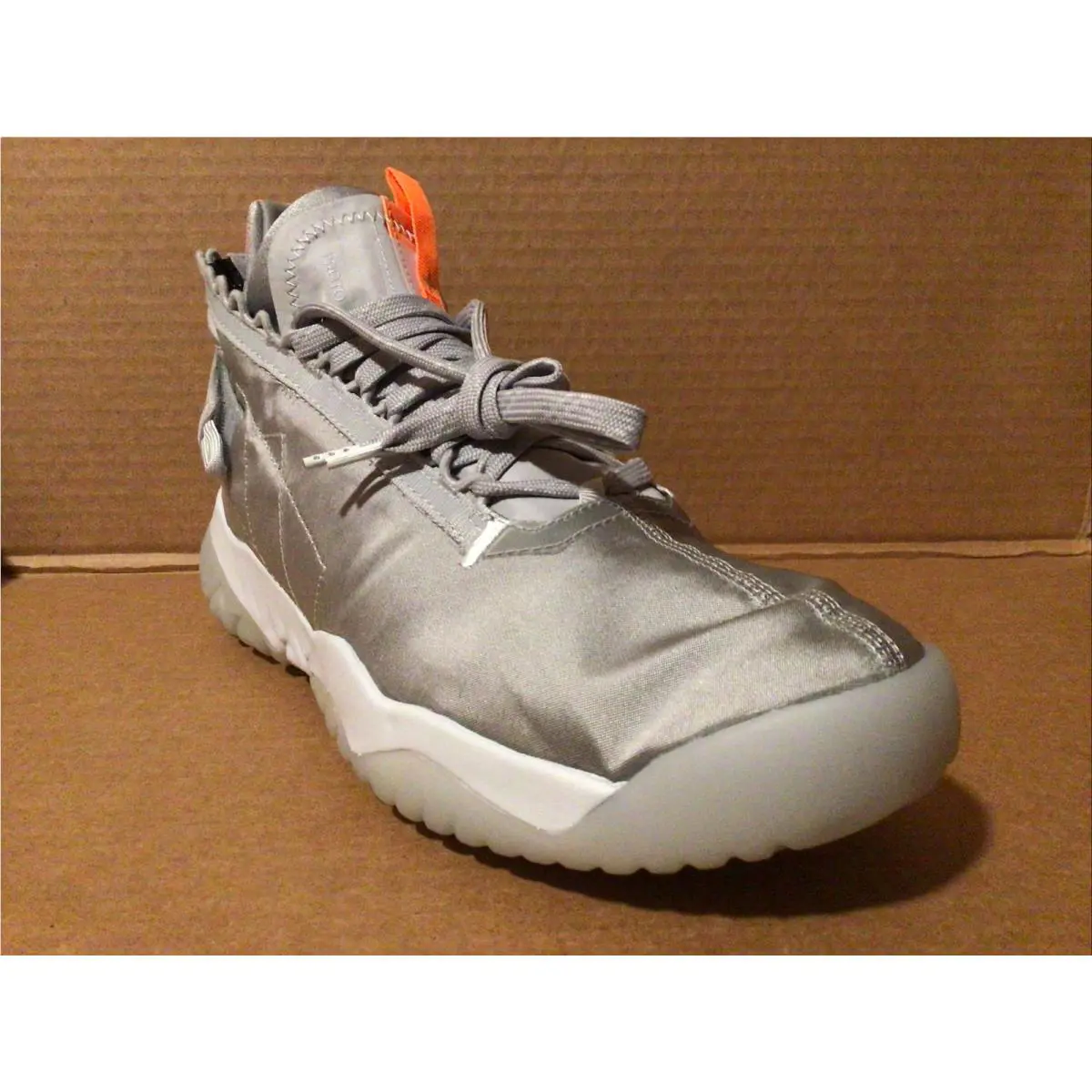 Nike shoes - Nike Proto-React - Gray 3