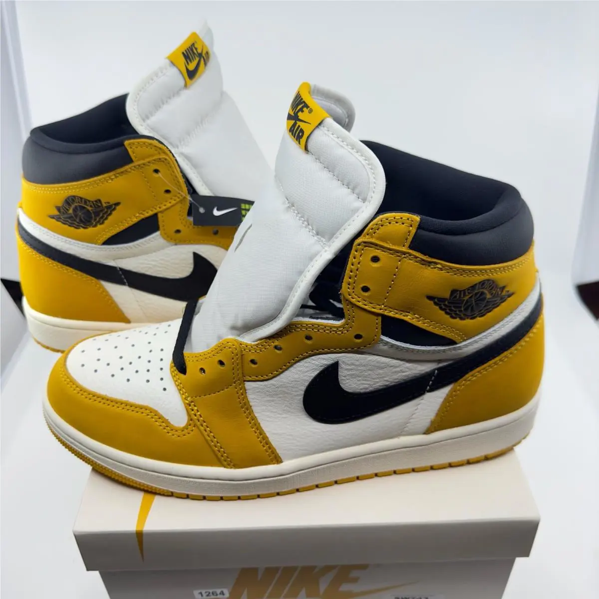 Nike shoes - Yellow 3