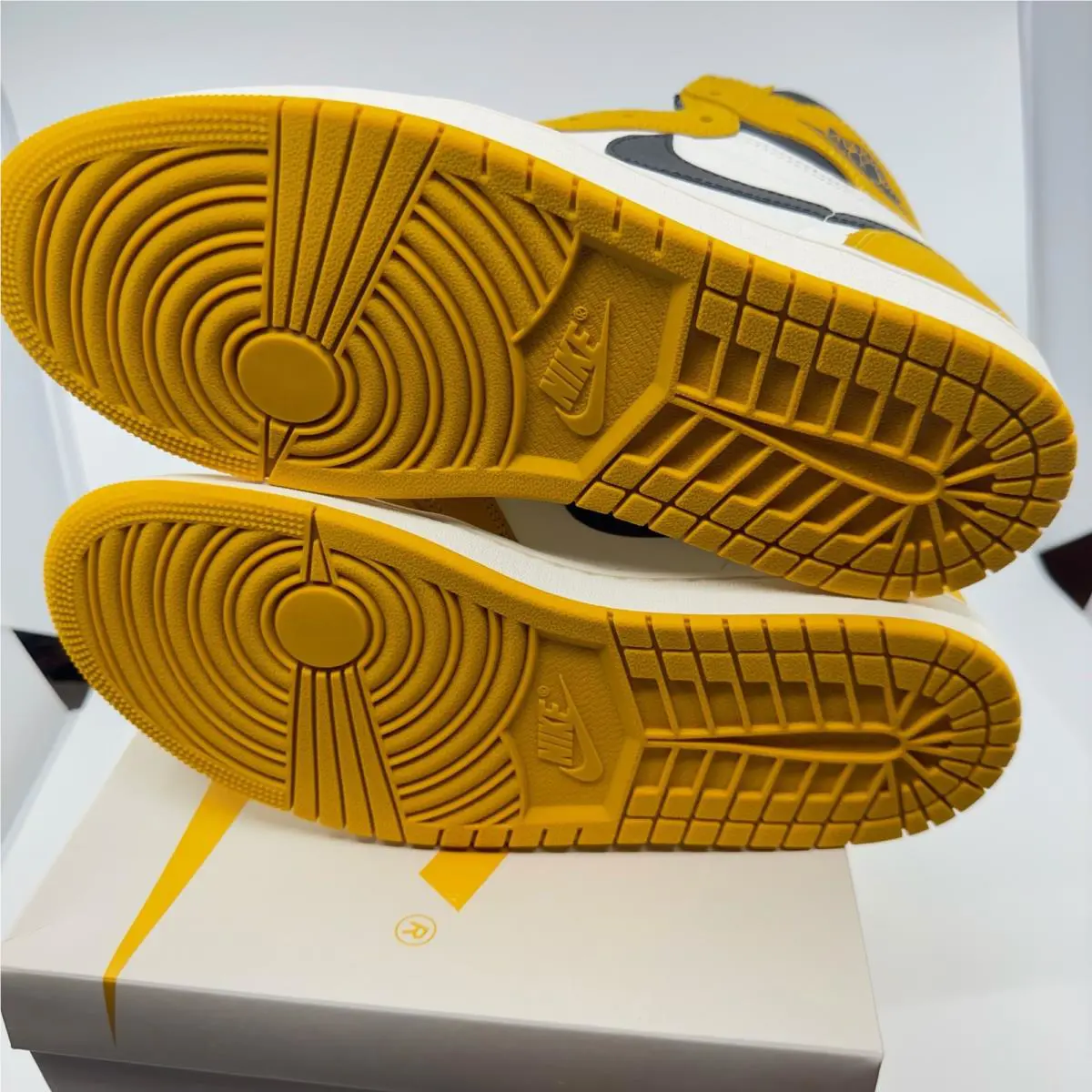 Nike shoes - Yellow 6