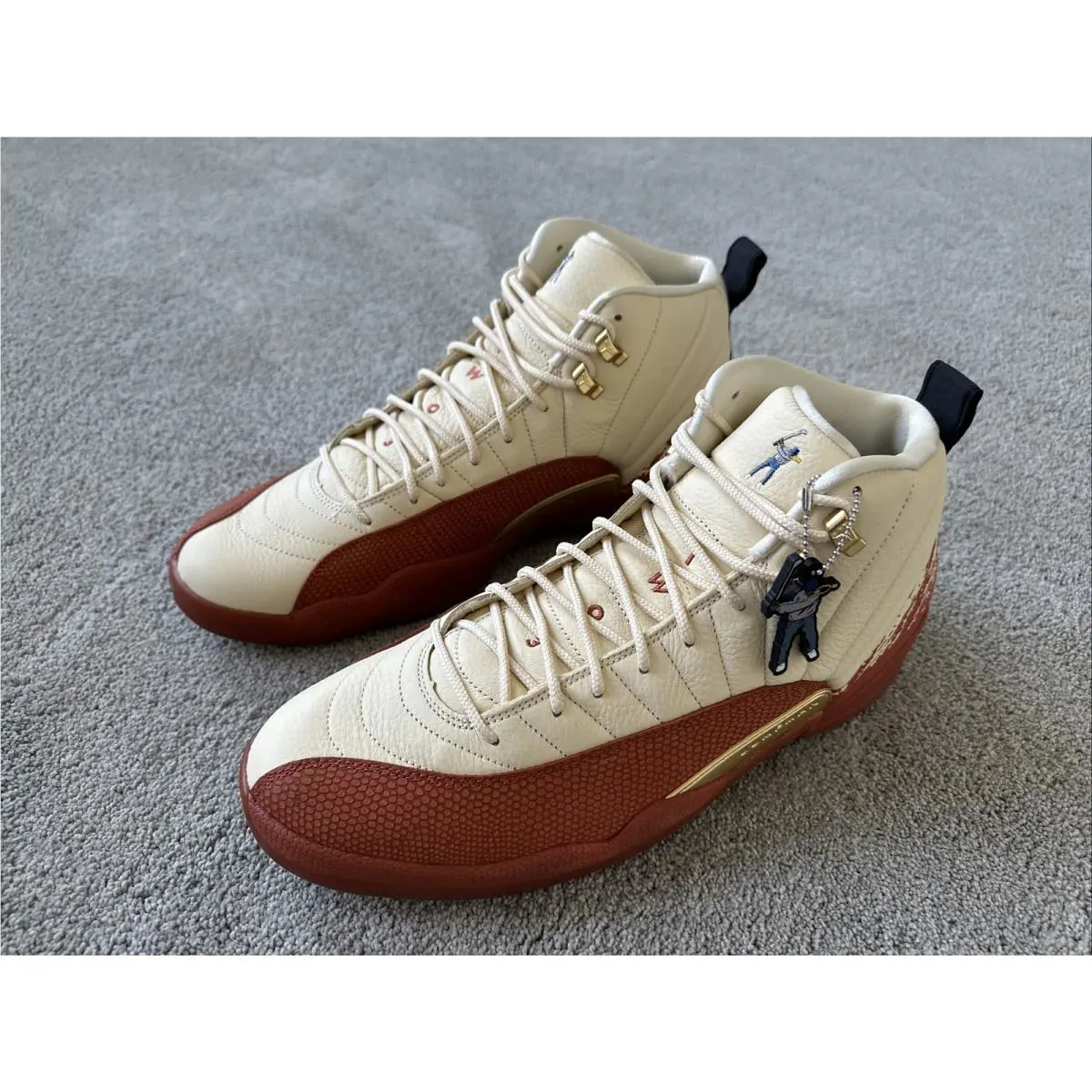 Nike shoes - Jordan 12 - Orange 3
