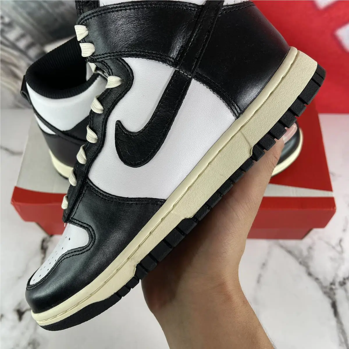 Nike shoes - Black 3