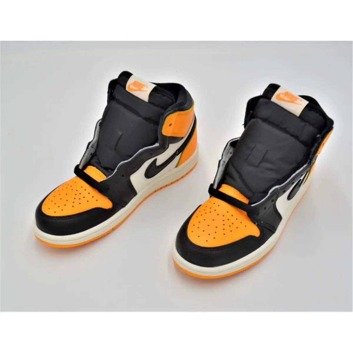 Nike shoes - Jordan Retro 1 high - Retro high - Yellow 2
