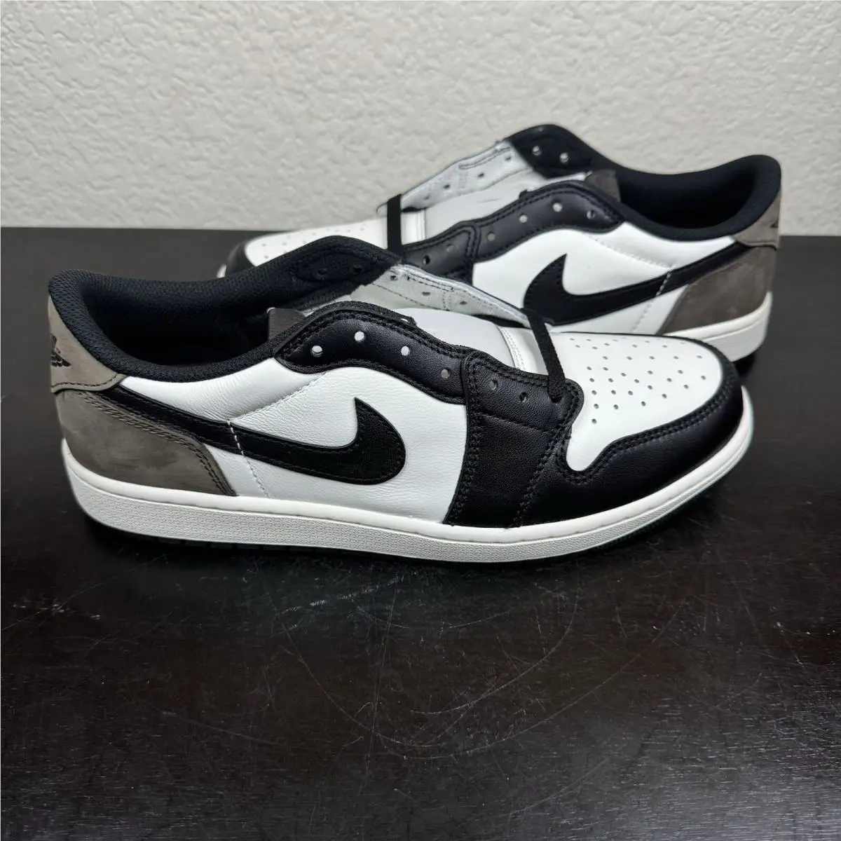 Nike shoes - Jordan Retro 1 - Retro - Mocha 0