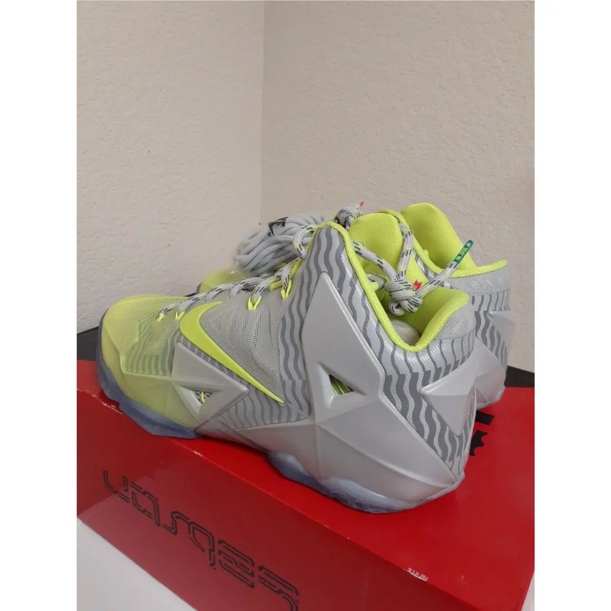 Nike shoes - Nike LeBron XI - LeBron - Yellow (UPC: 00887232967772) 1