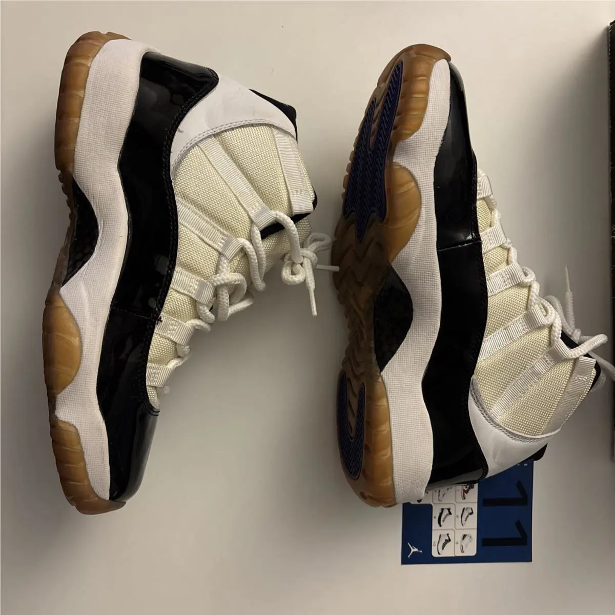 Nike shoes - Air Jordan 11 - Air - 136046-101 - White 4