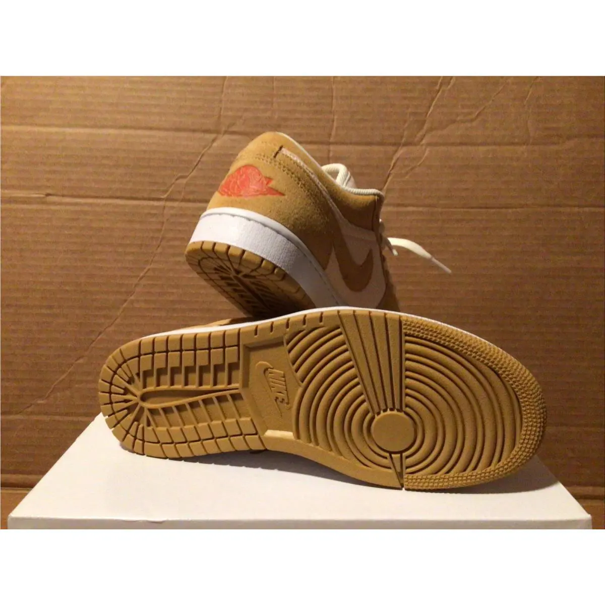 Nike shoes - Air Jordan 1 - Air - Orange 0