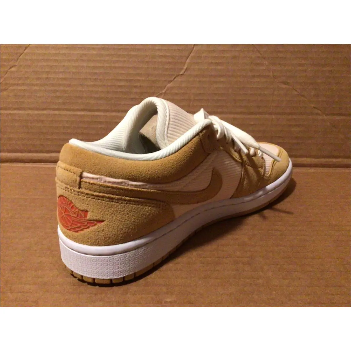 Nike shoes - Air Jordan 1 - Air - Orange 2