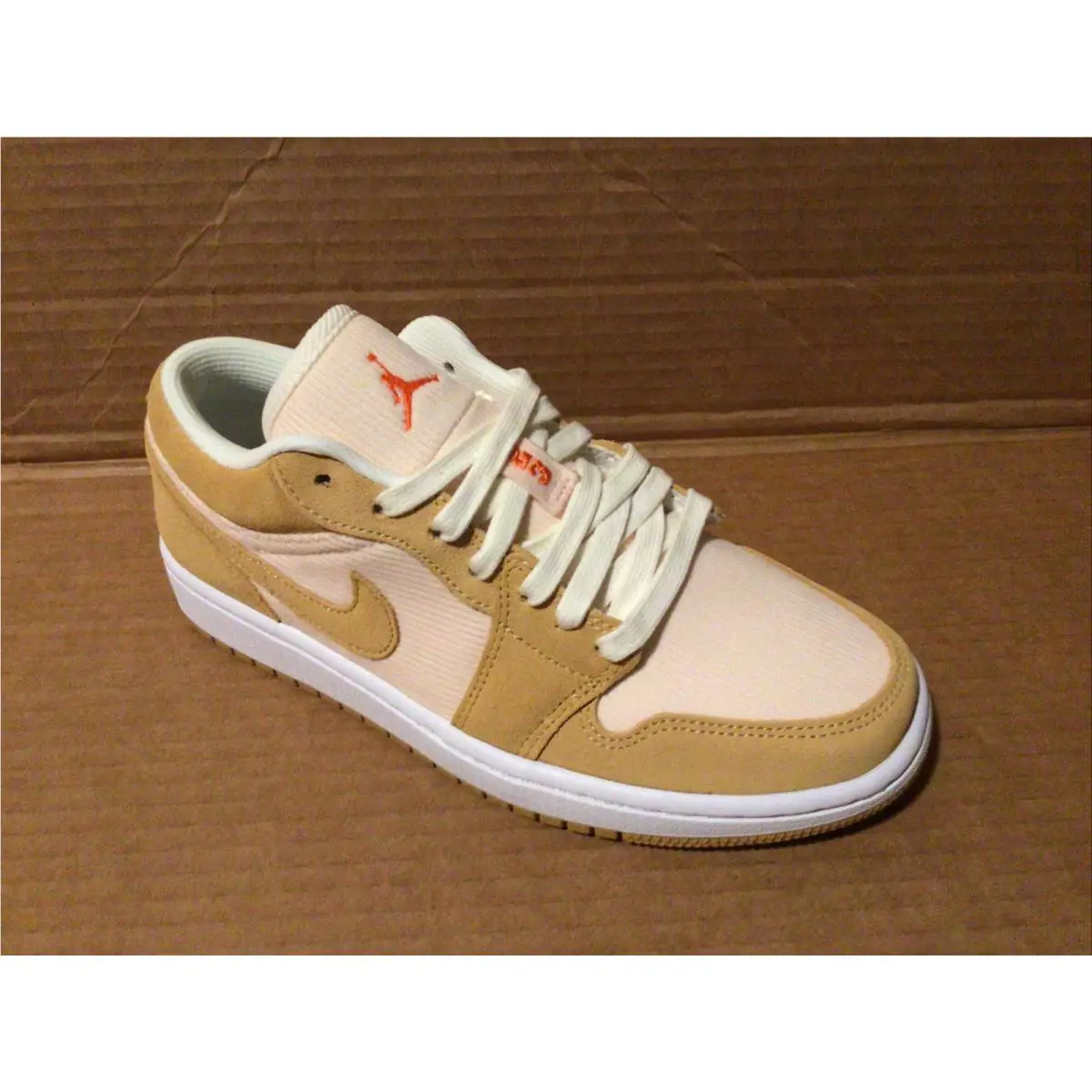 Nike shoes - Air Jordan 1 - Air - Orange 4