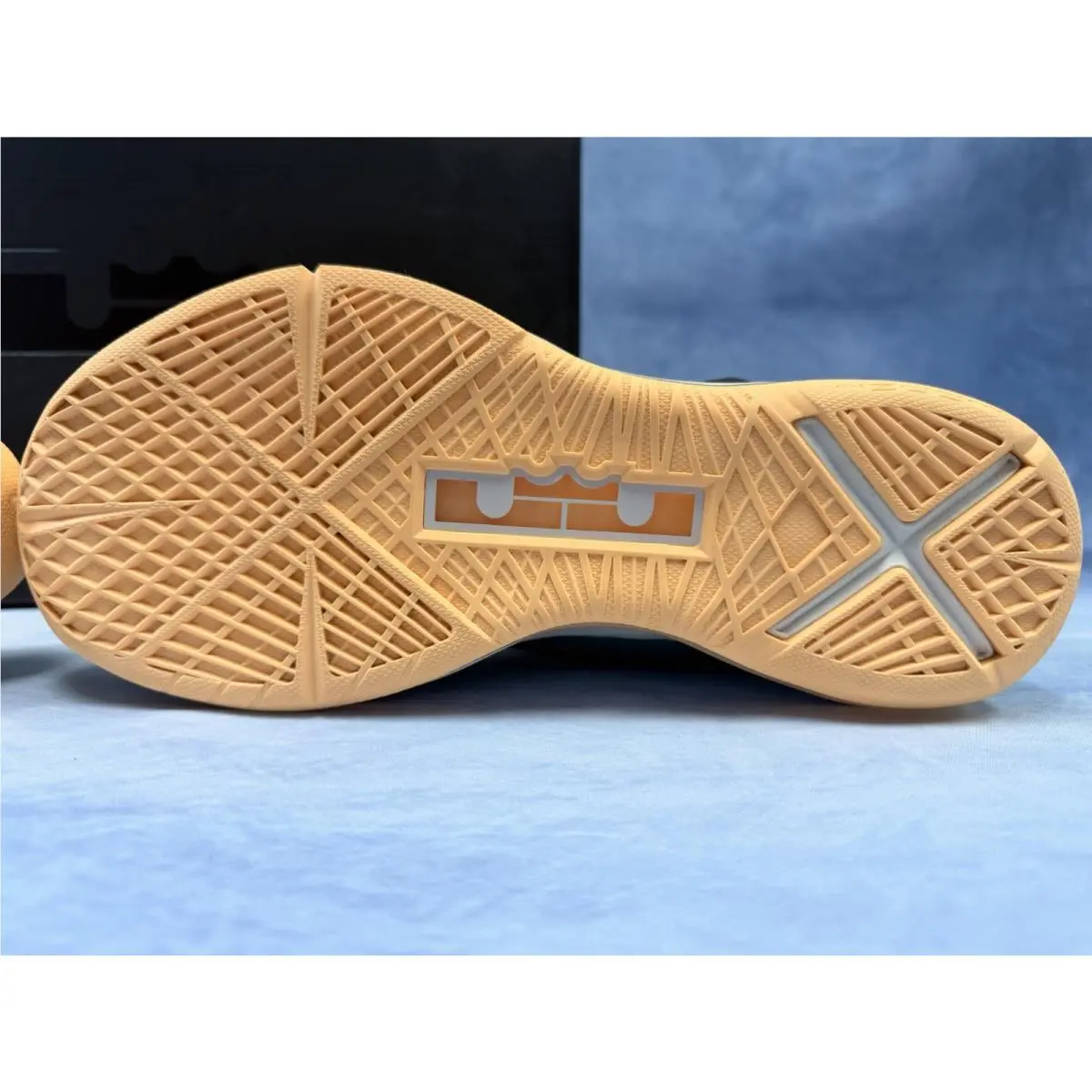 Nike shoes - Nike LeBron 10 - LeBron - 541100-302 - Blue 9