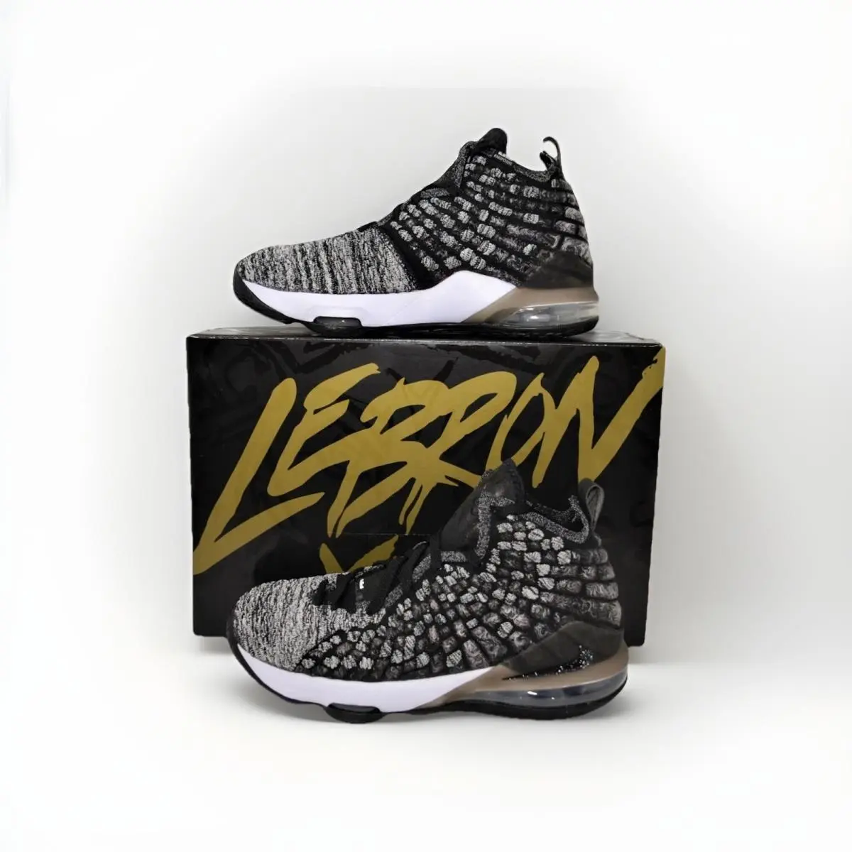 Nike Basketball Lebron Xvii 17 GS Size 6.5 Oreo Black Shoes BQ5594-002