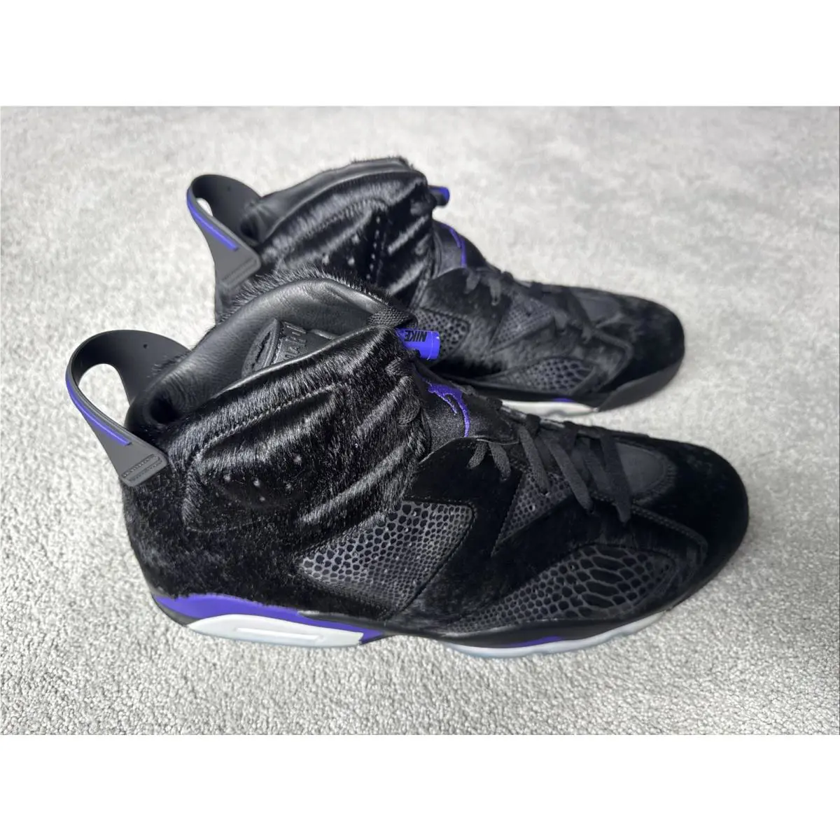 Nike shoes - Jordan 6 - Black 1