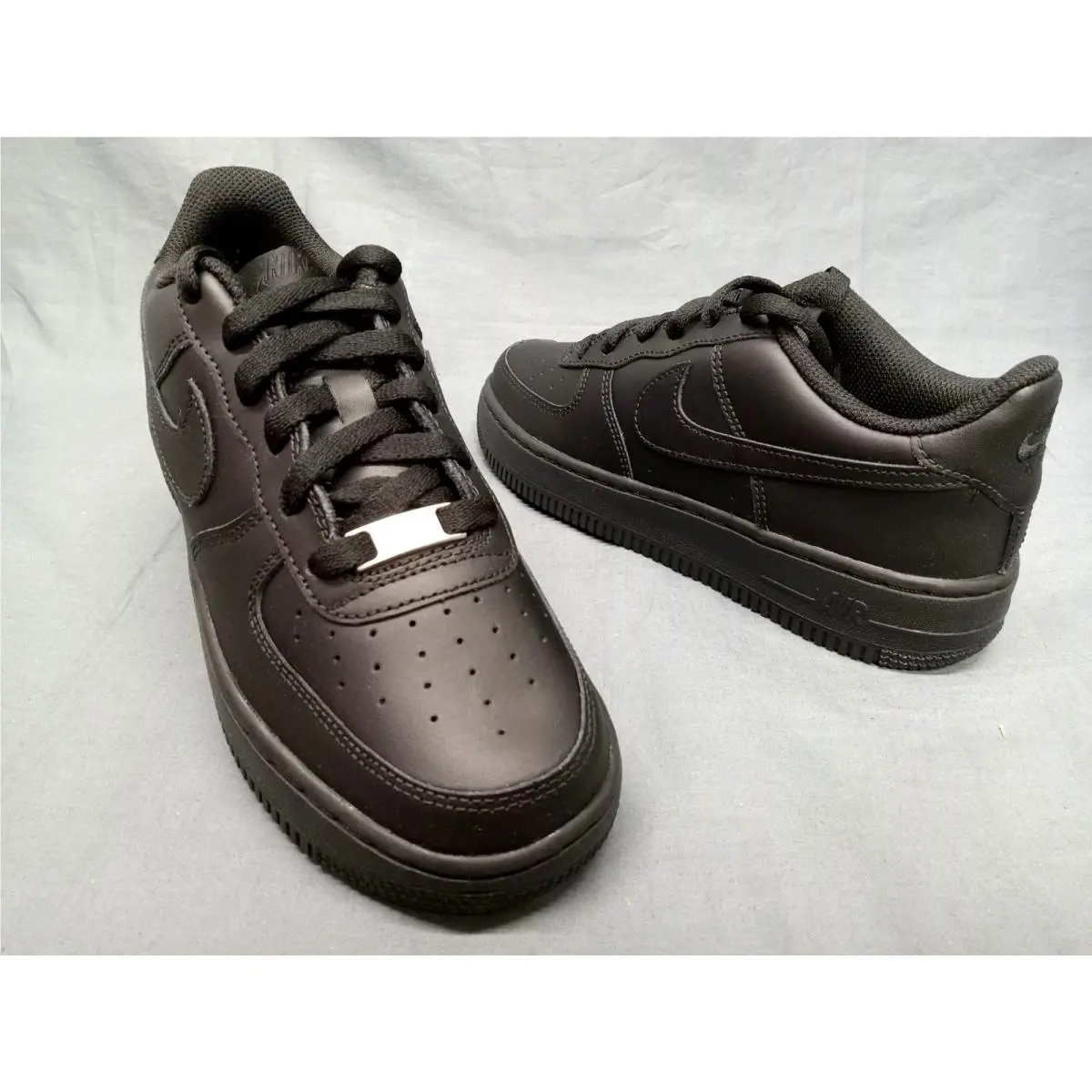 Nike Air Force 1 LE GS Sneakers Triple Black Boys Size 5 - Black