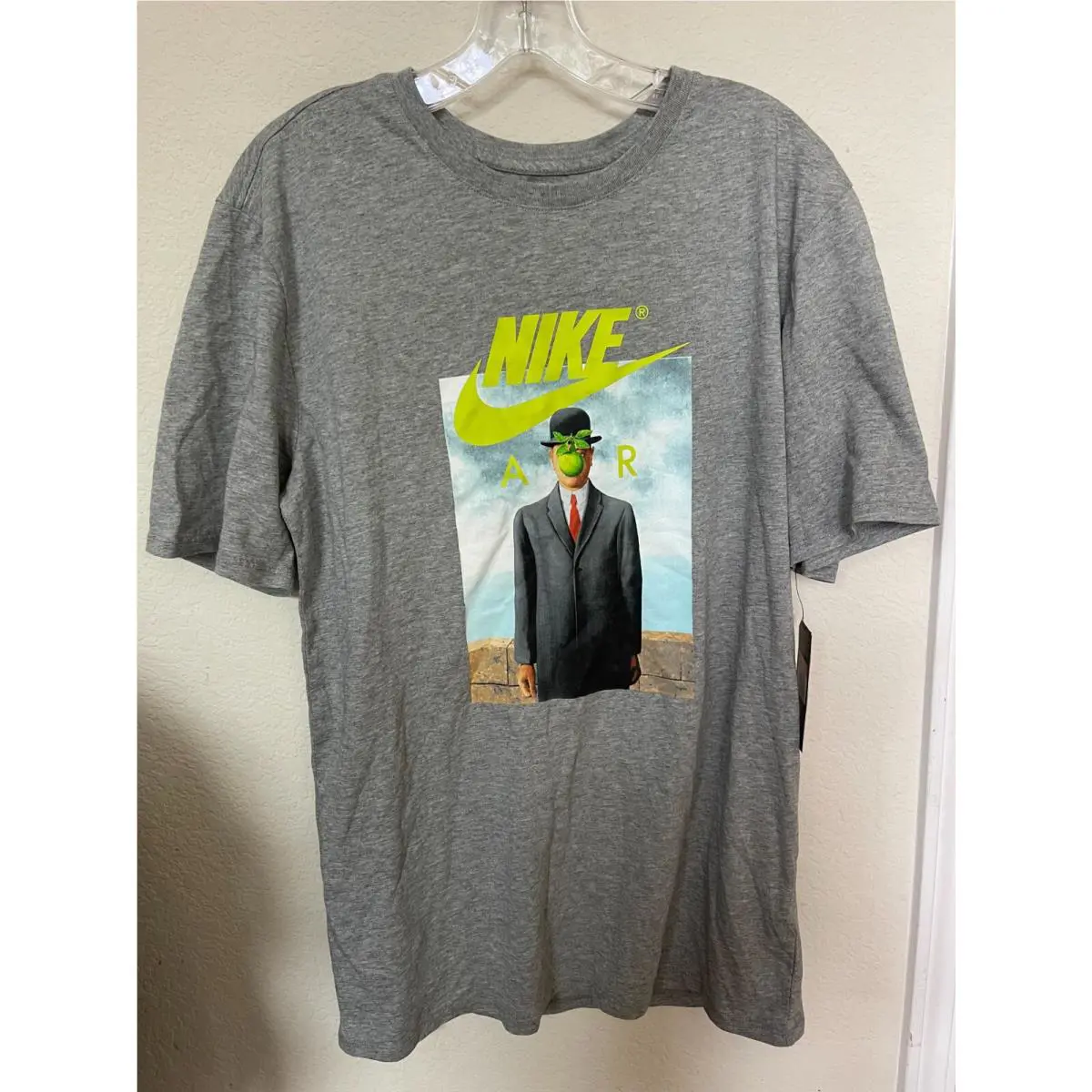 Nike clothing - NA - Gray (UPC: 191886846025) 0