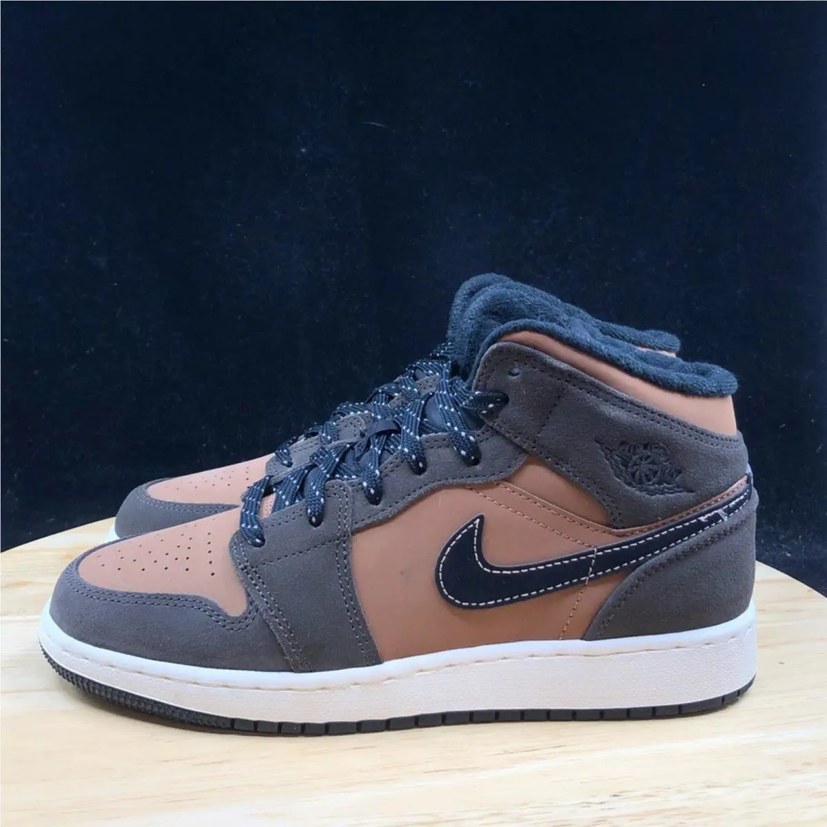 Nike shoes - Brown 5