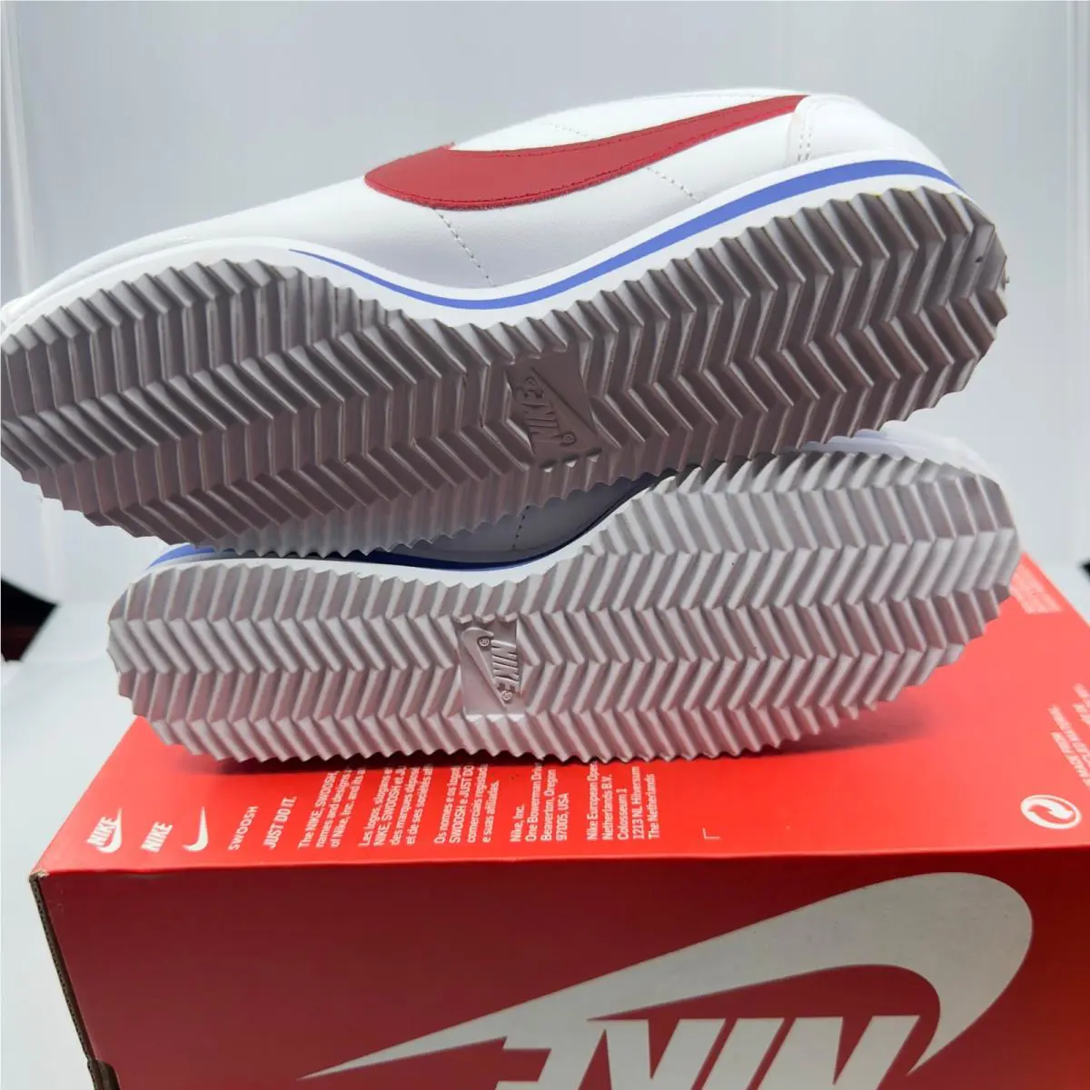 Nike shoes - White 4