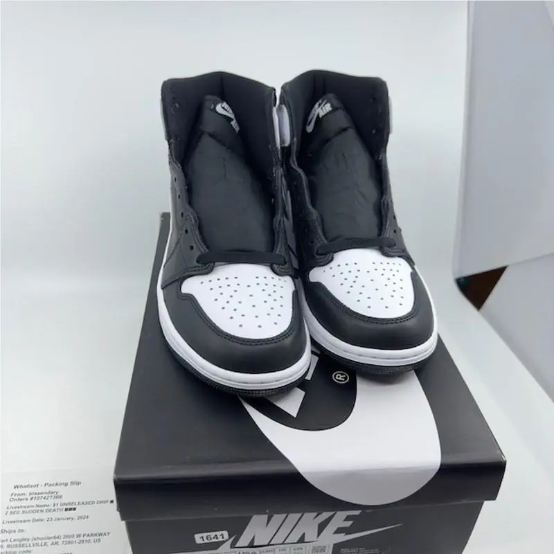 Nike shoes - Black 1