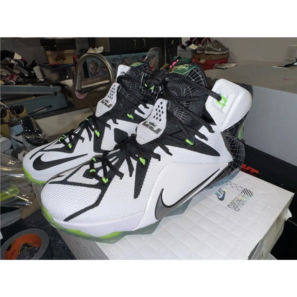 Nike shoes - Nike 12 - 742549-190 - White 1