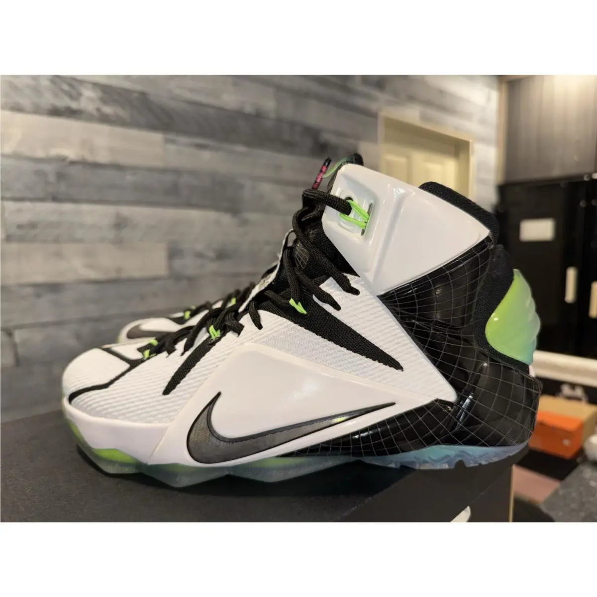 Nike shoes - Nike 12 - 742549-190 - White 2