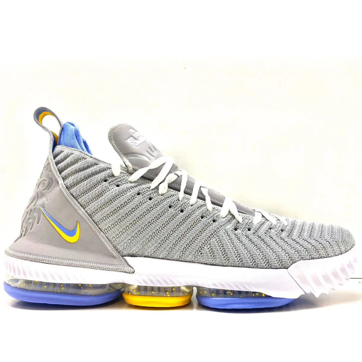 Nike shoes - LEBRON XVI - LEBRON XVI - WOLF GREY/WHITE 6