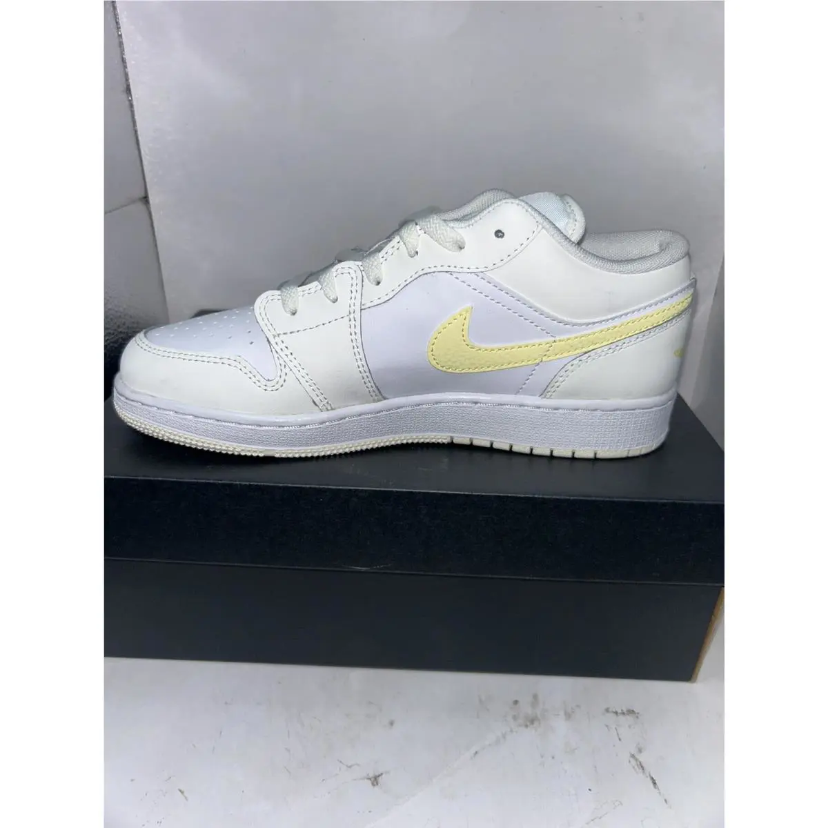 Nike shoes - Air Jordan 1 - Air - White 0