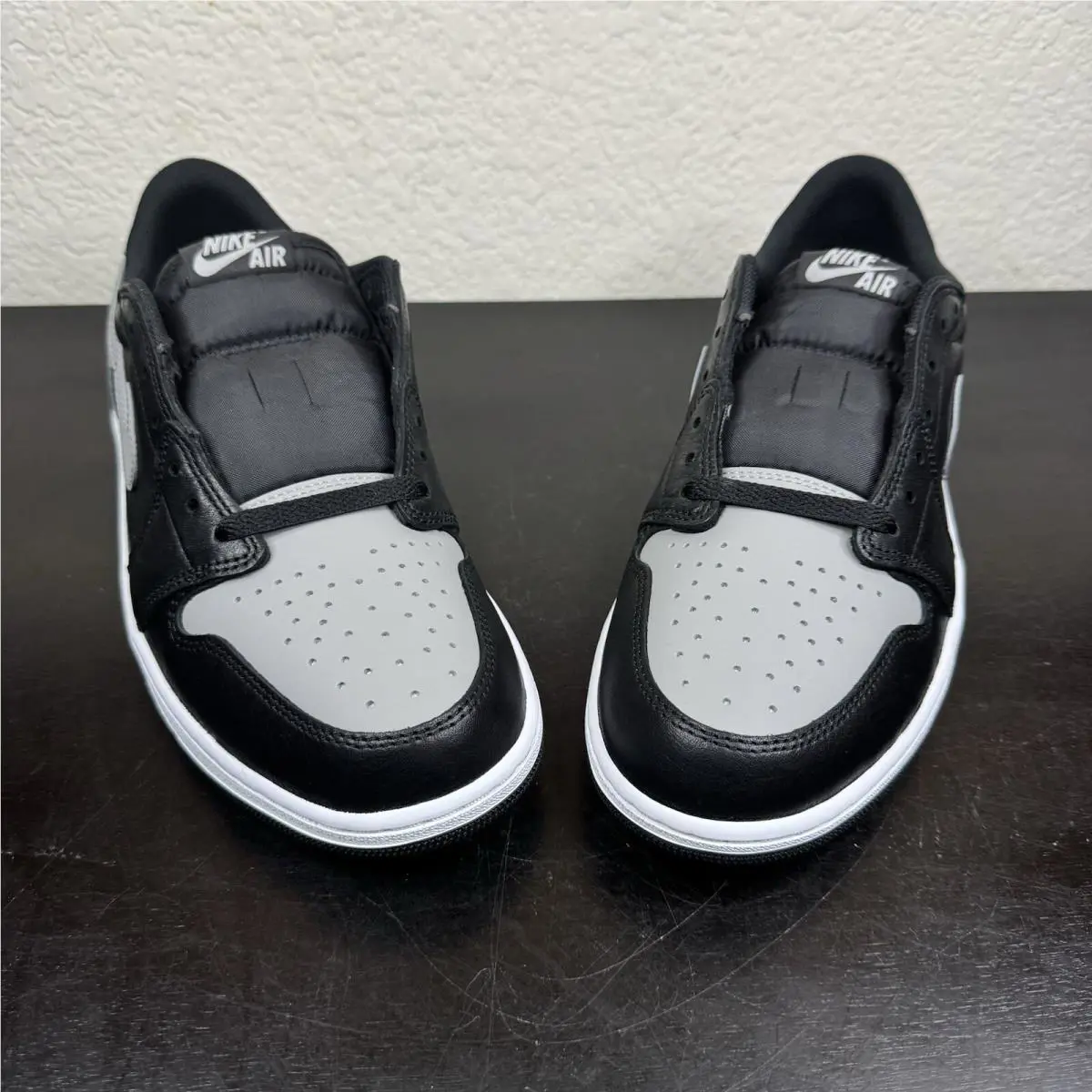 Nike shoes - Jordan Retro 1 - Retro - Shadow 1