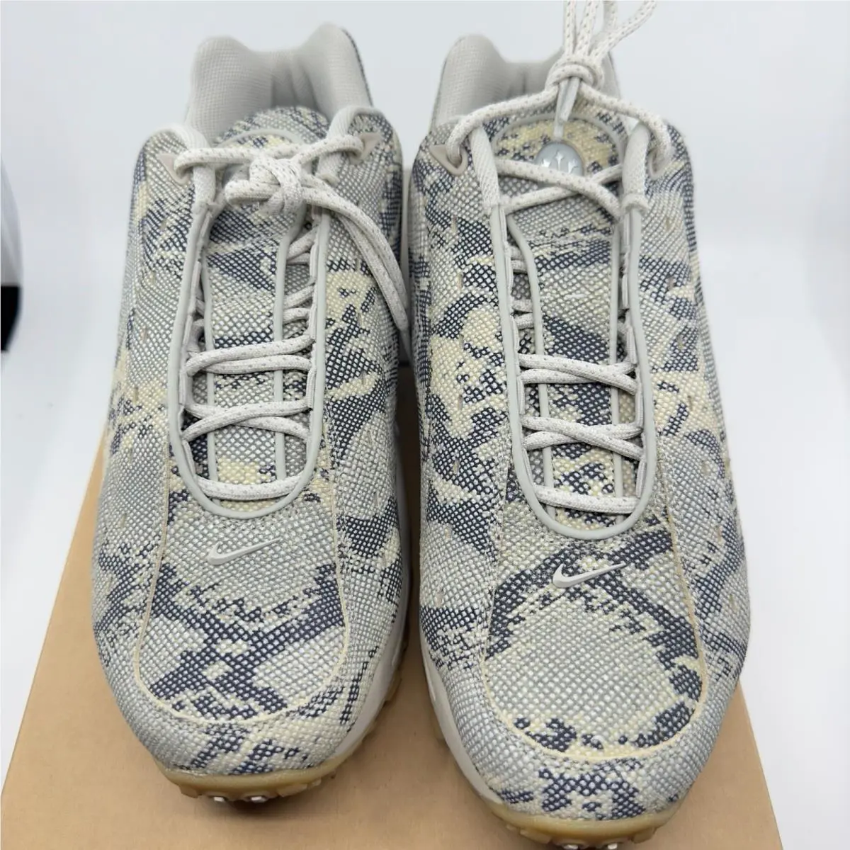 Nike shoes - Cream 8