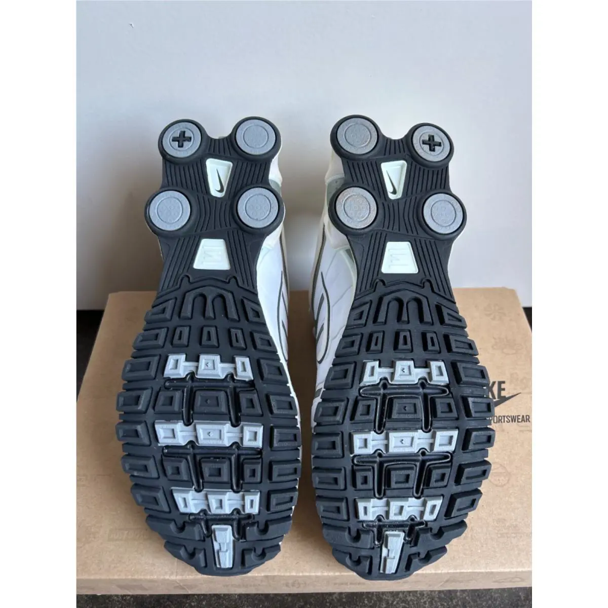 Nike shoes - Nike Shox - Shox - 429868-100 - Silver (UPC: 883412980135) 4