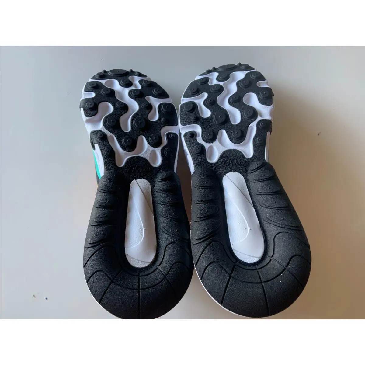Nike shoes - White / Gold / Multi (UPC: 193145537453) 4