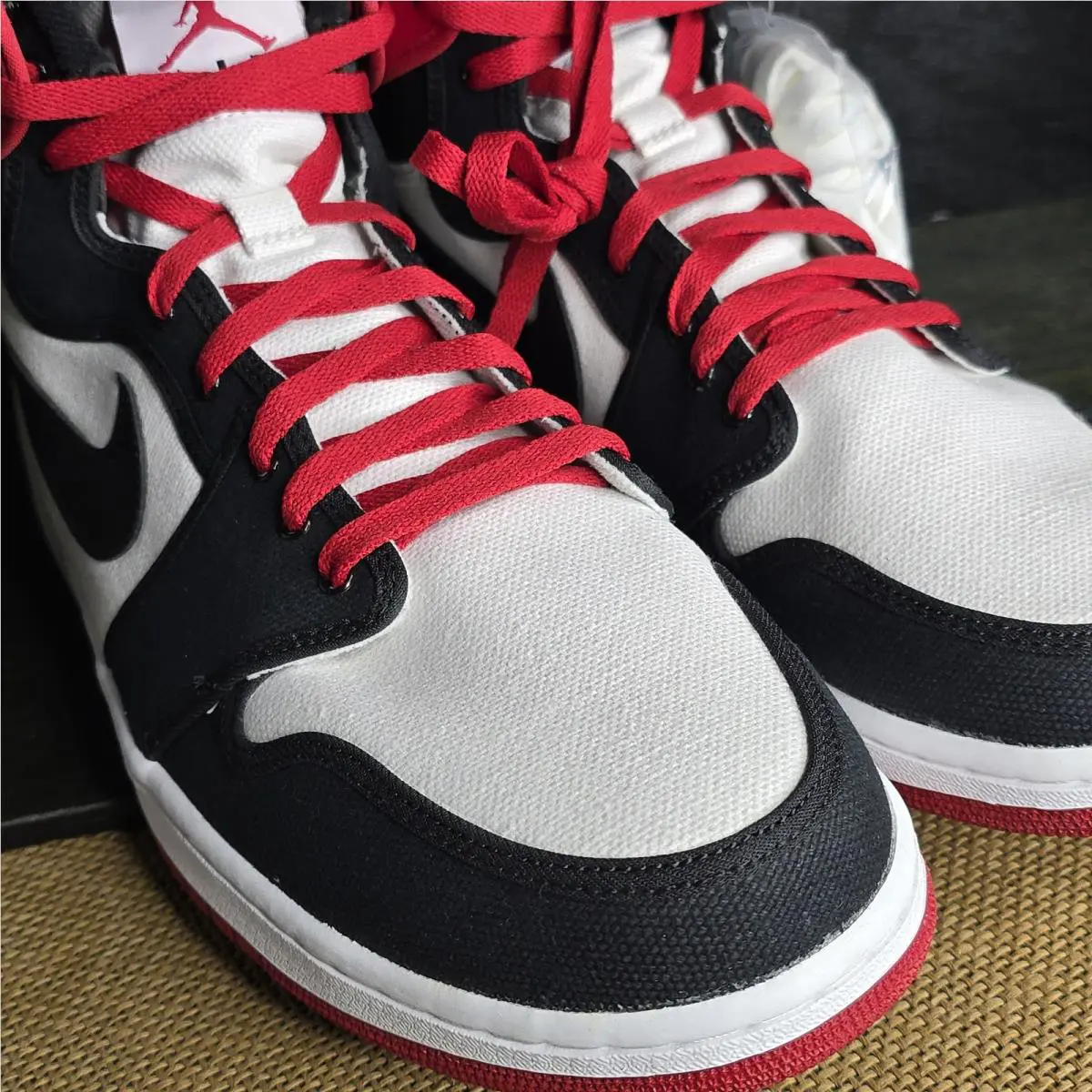 Nike shoes - Nike Air Jordan 1 - Air - 402297110 - BLACK TOE (UPC: 886551538748) 5