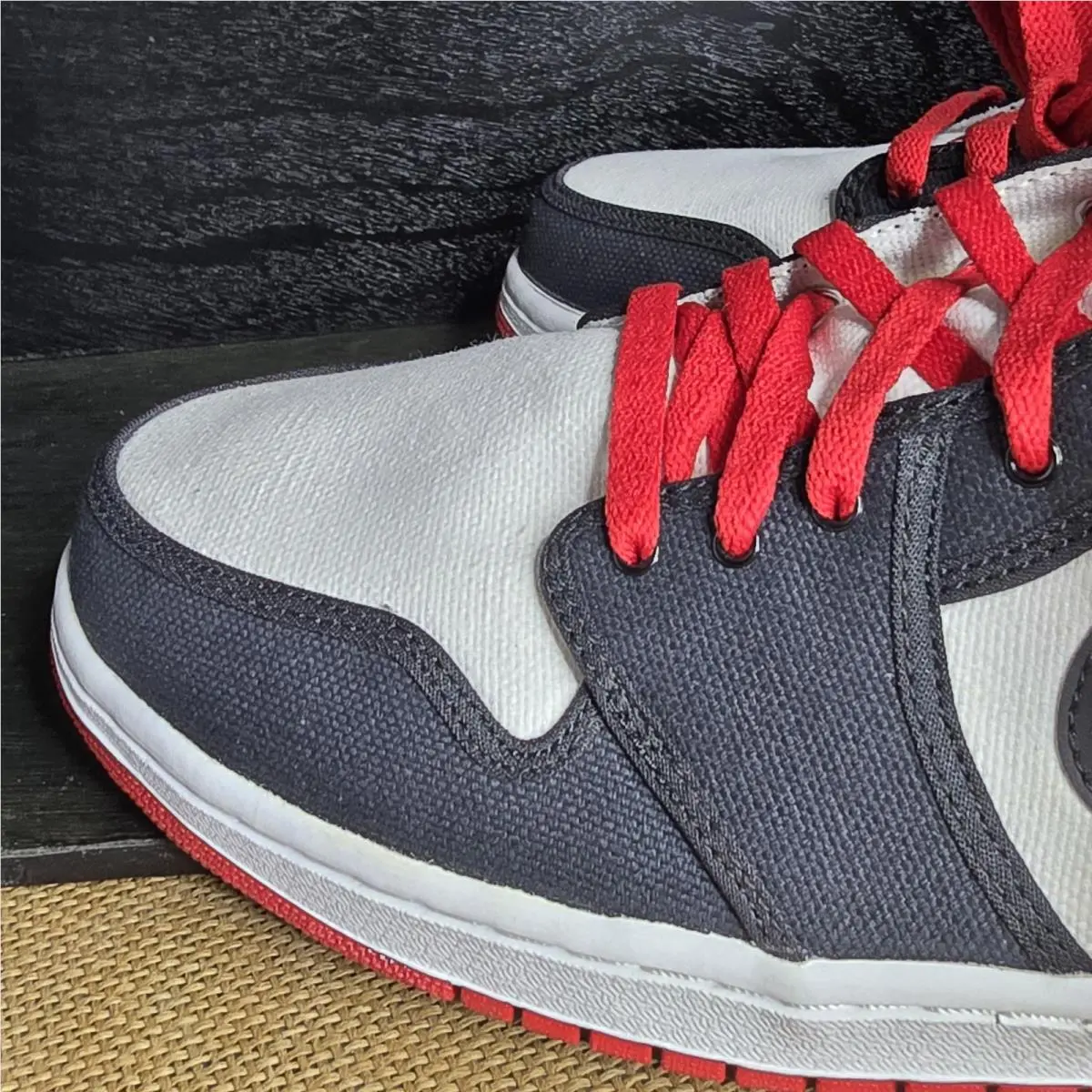 Nike shoes - Nike Air Jordan 1 - Air - 402297110 - BLACK TOE (UPC: 886551538748) 4