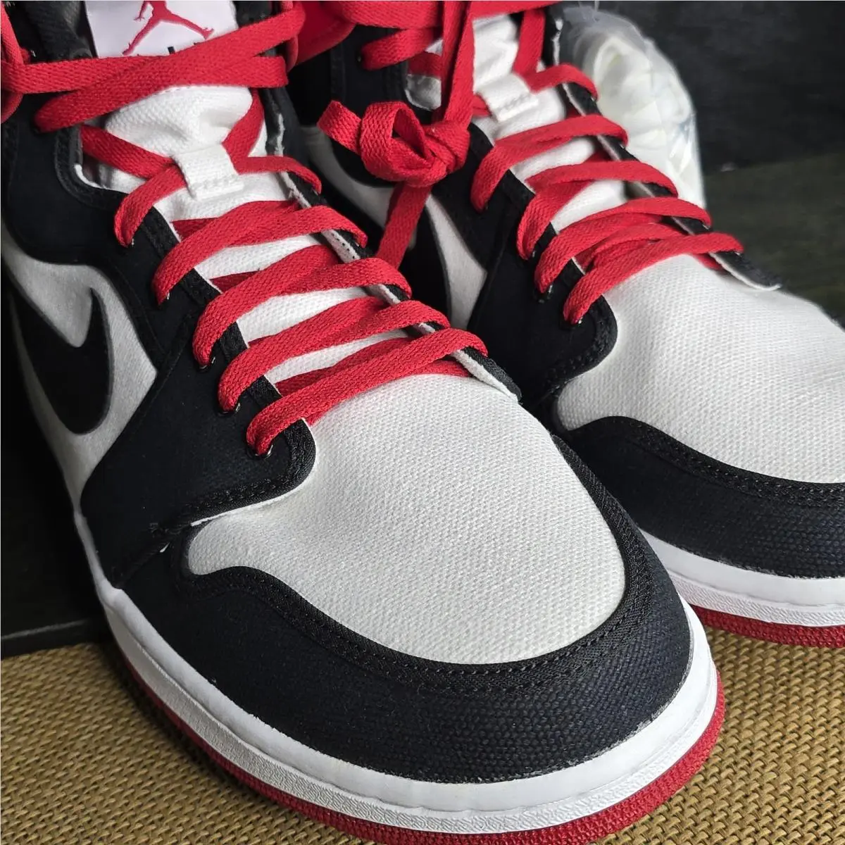 Nike shoes - Nike Air Jordan 1 - Air - 402297110 - BLACK TOE (UPC: 886551538748) 5