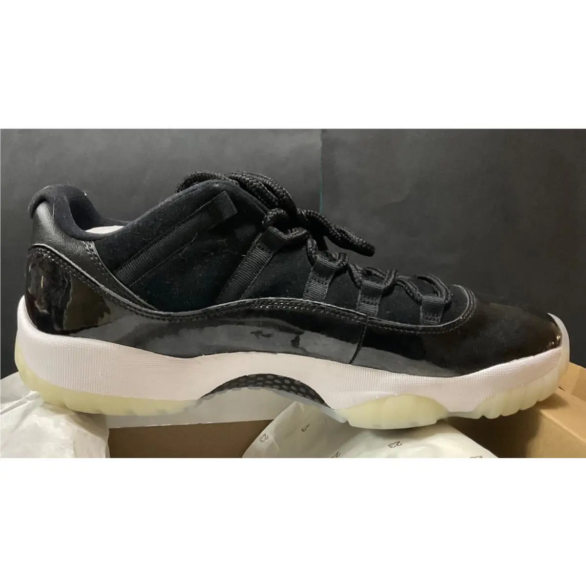 Nike shoes - Nike Air Jordan 11 - Air - Black 1