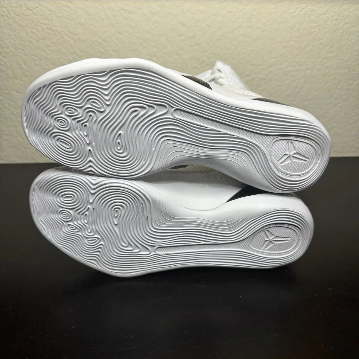 Nike shoes Kobe - White 9