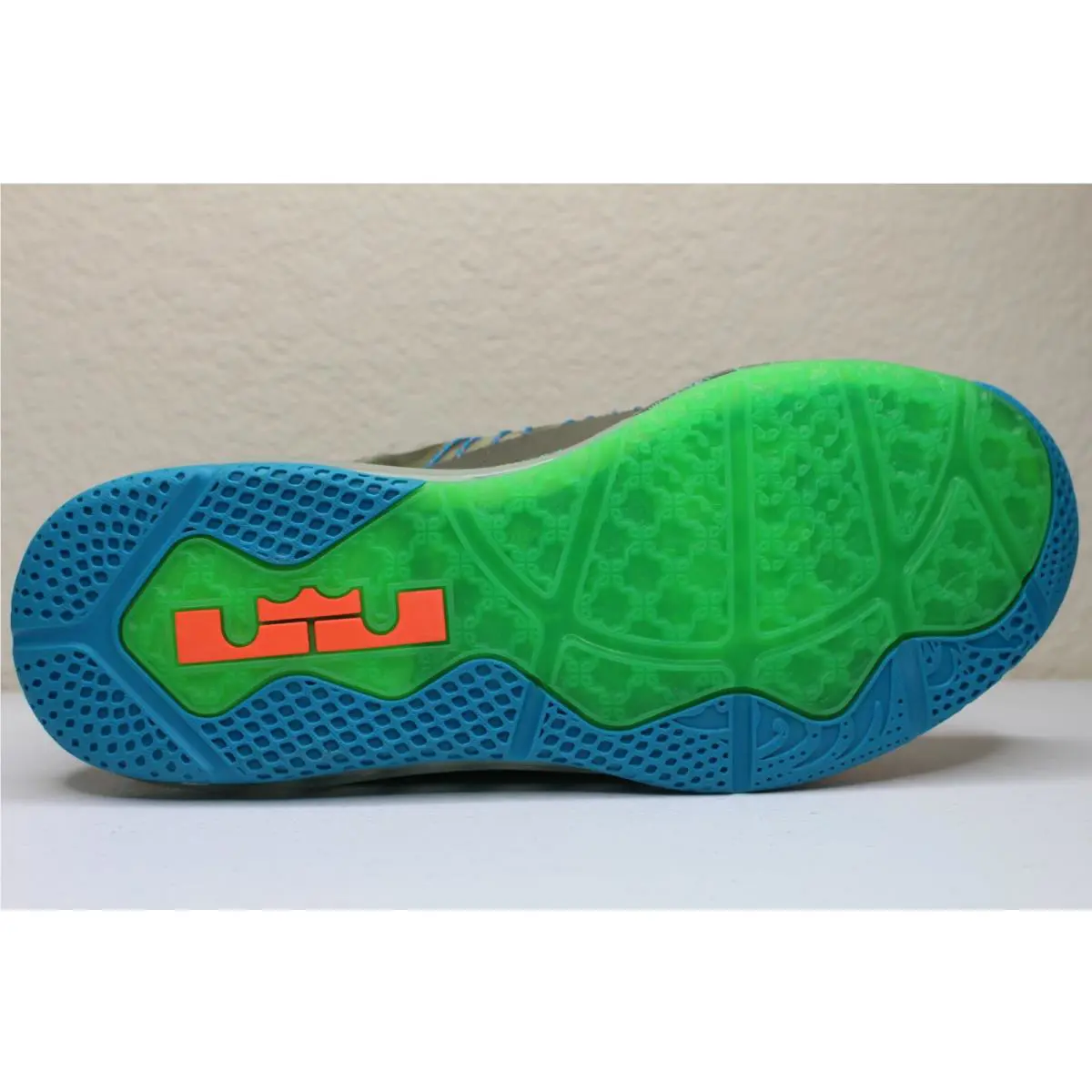 Nike shoes - Multi-Color 8