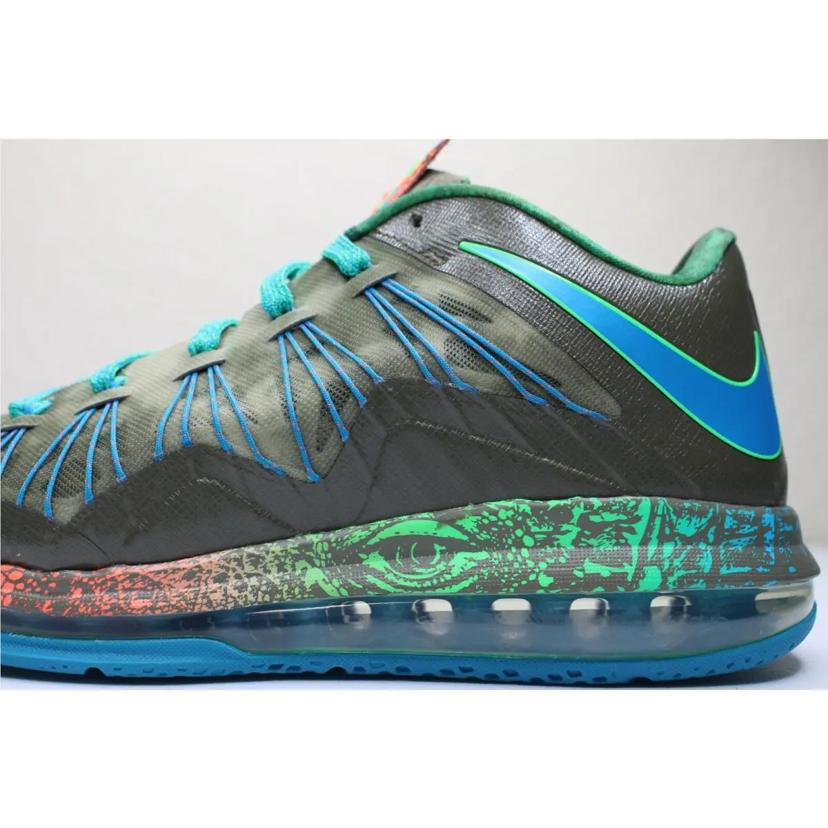 Nike shoes - Multi-Color 9