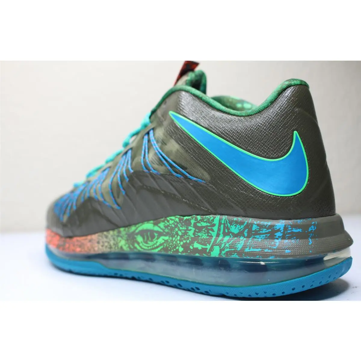 Nike shoes - Multi-Color 2