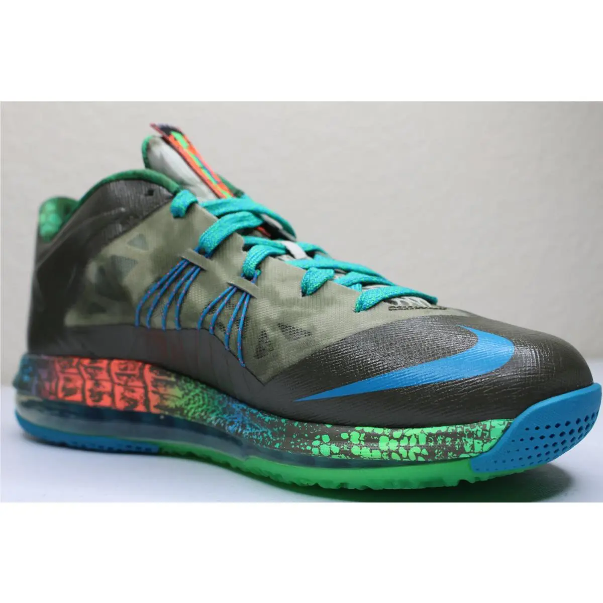 Nike shoes - Multi-Color 7