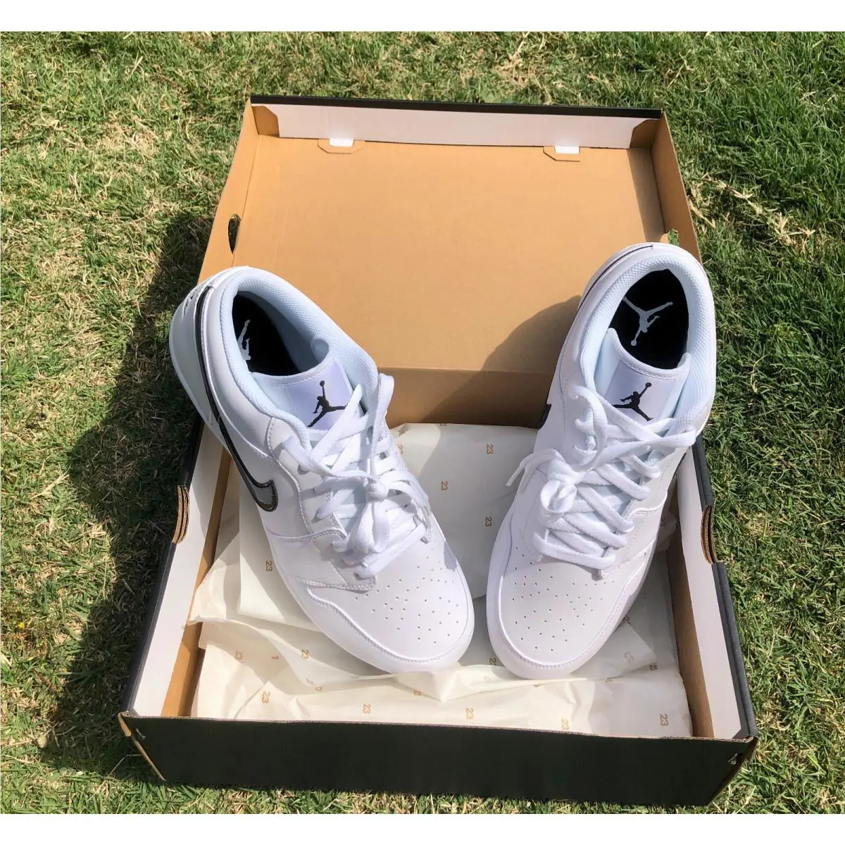 Nike shoes - Jordan 1 Low - Low - CJ8524100 - White 3