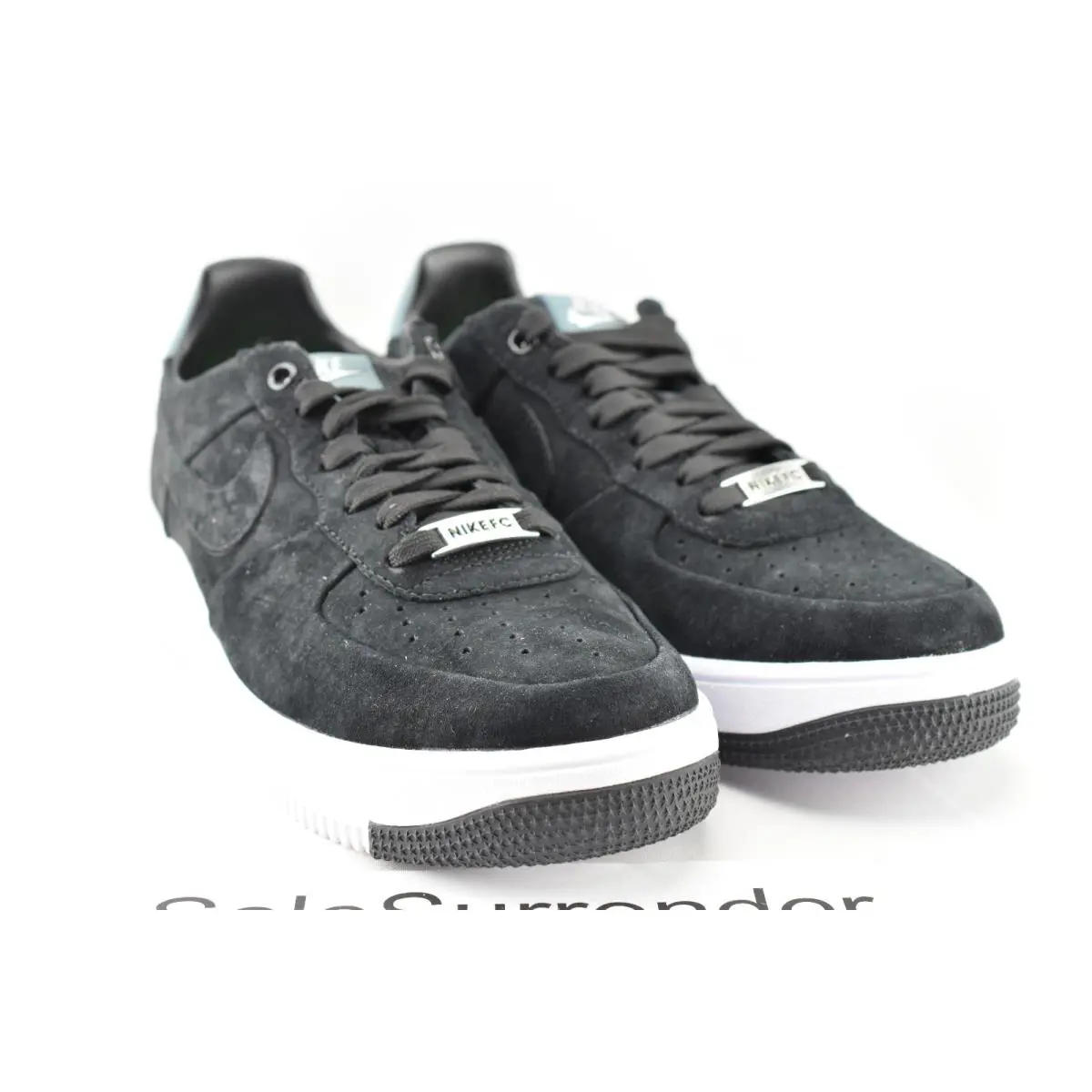 Nike shoes - Black (UPC: 883418150860) 1