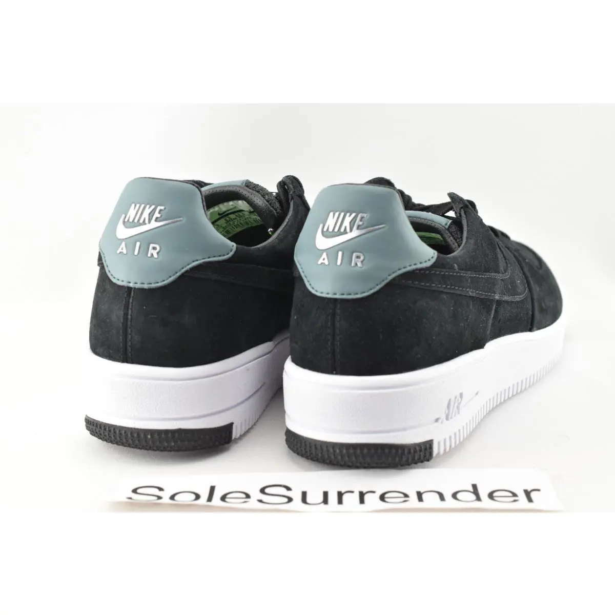 Nike shoes - Black (UPC: 883418150860) 0