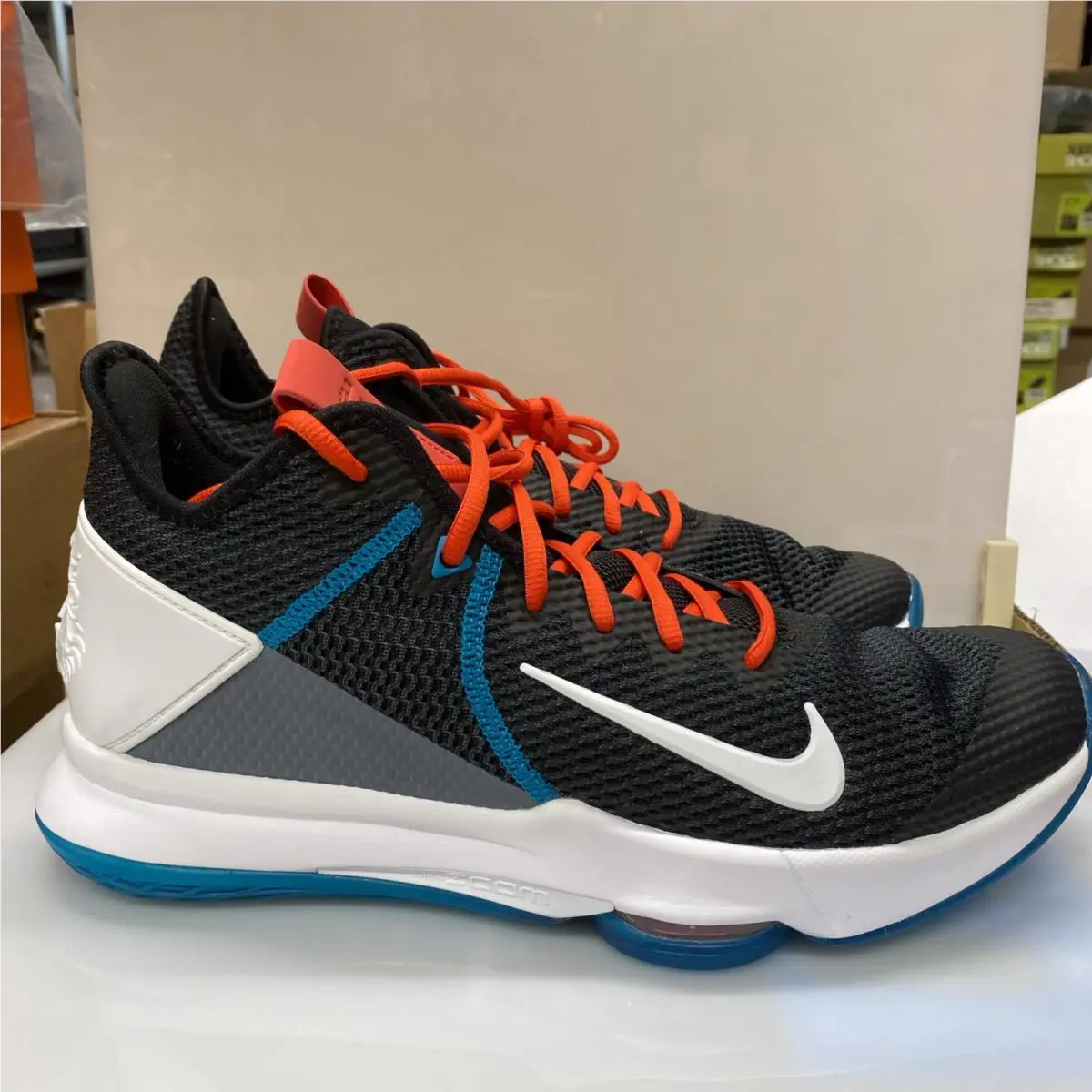 Nike shoes - Nike LeBron Witness - LeBron Witness - Black 5