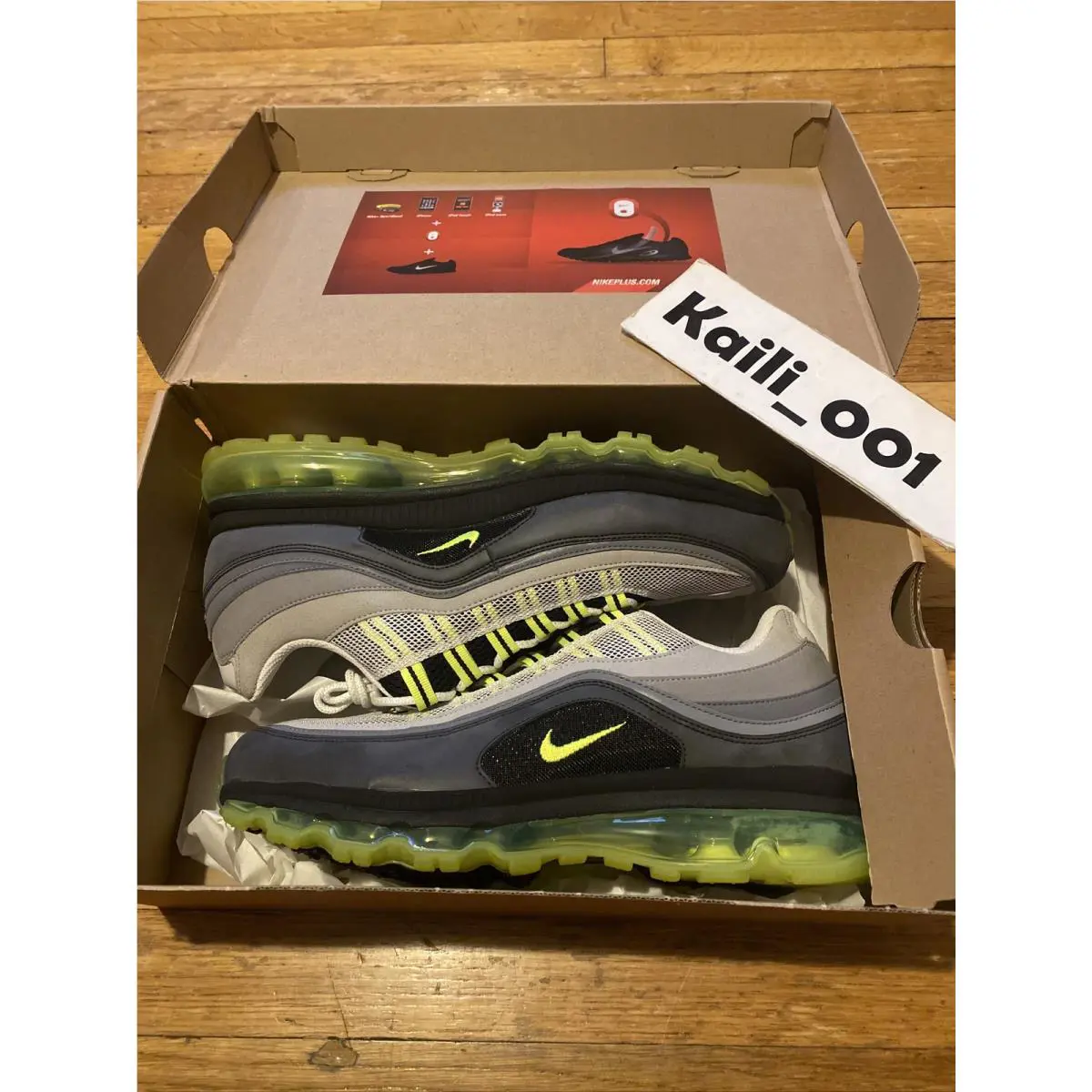Nike clothing - 247 - Green (UPC: 197862333084) 1