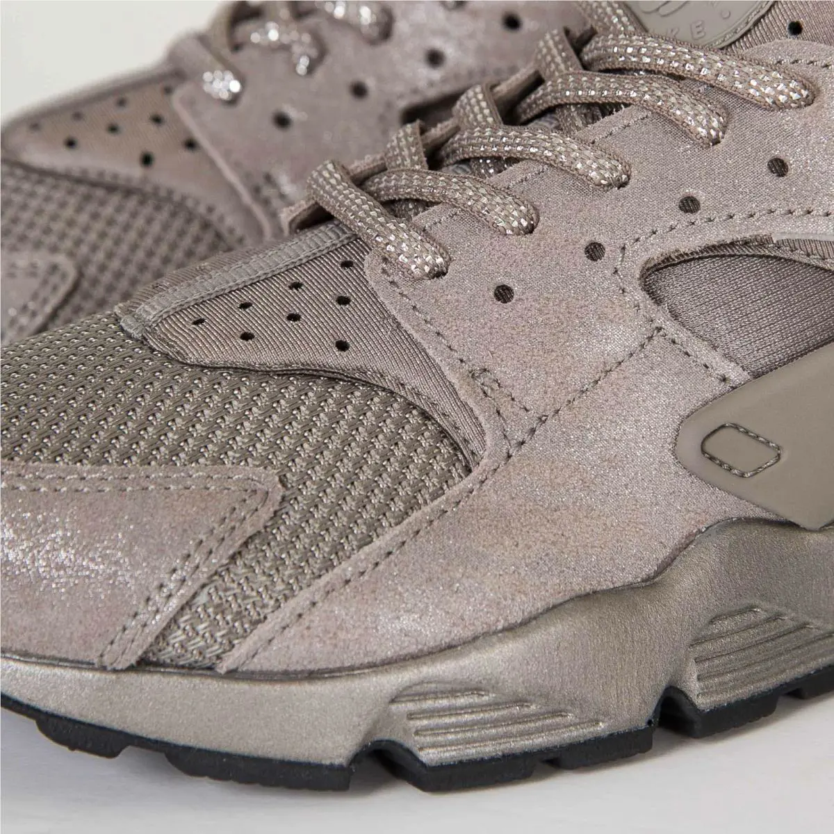 Nike shoes - Nike Air Huarache Premium - Air Huarache Premium - 683818-200 - Burned Metallic 4